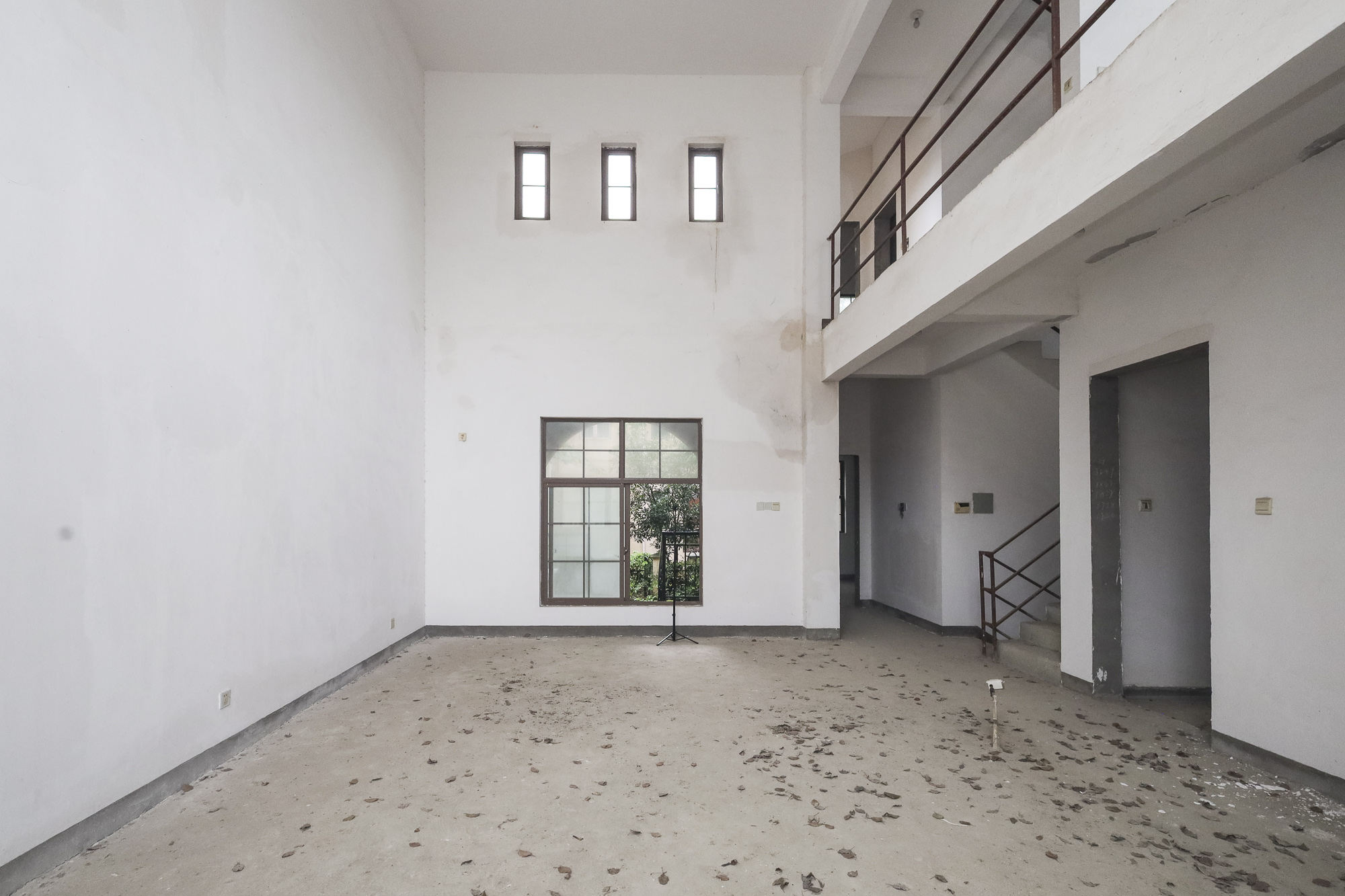 万业巴厘岛 5室3厅1卫 320.0万 万业巴厘岛 5室3厅1卫 320.0万客厅