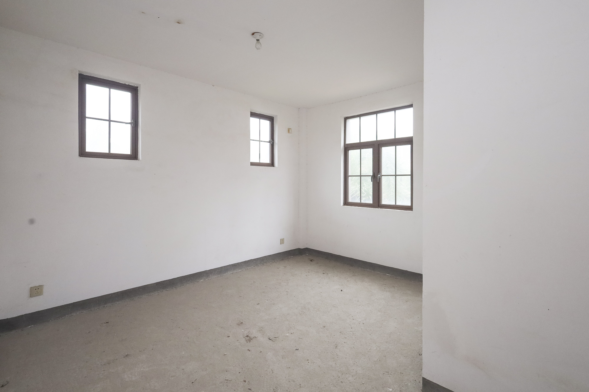 万业巴厘岛 5室3厅1卫 320.0万 万业巴厘岛 5室3厅1卫 320.0万卧室