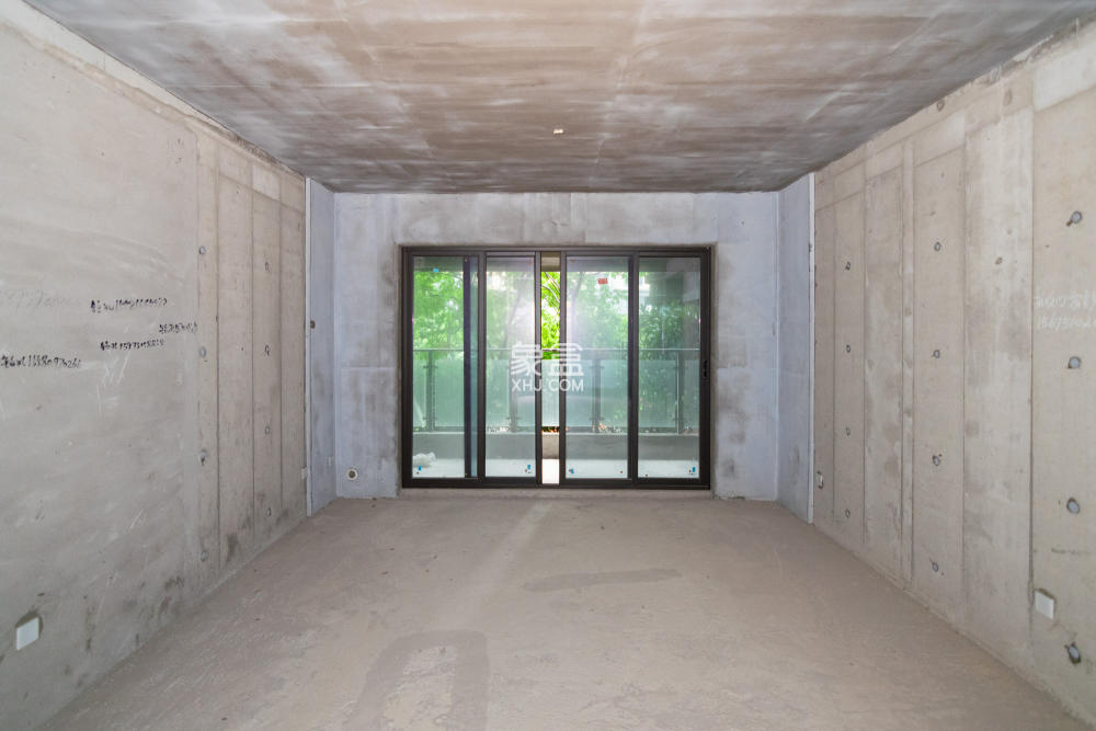 三润城（三润星城）  4室2厅2卫    102.0万