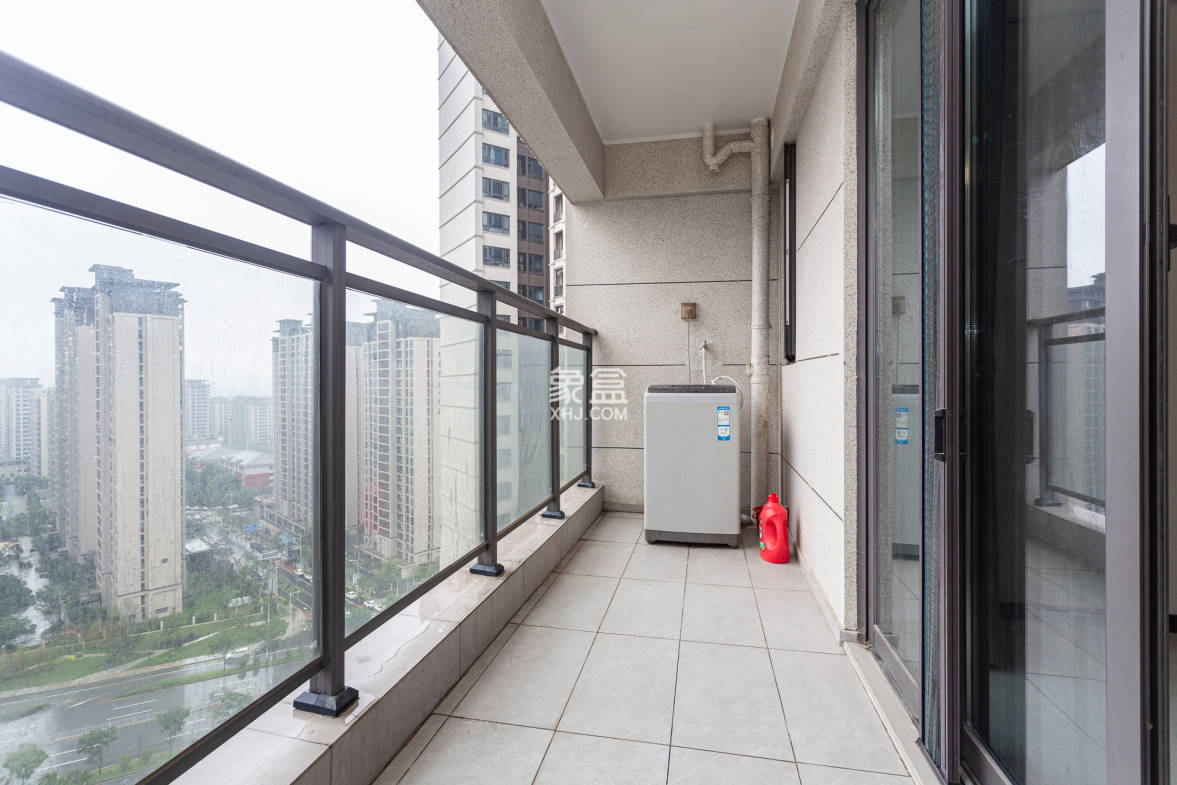 时代倾城.时代遇见 4室2厅2卫 180.4万 时代倾城.时代遇见 4室2厅2卫 180.4万阳台