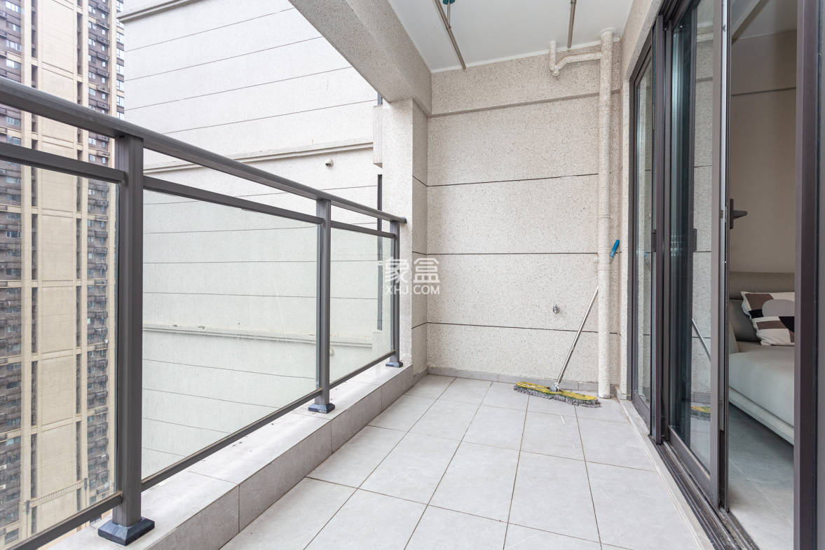 时代倾城.时代遇见 4室2厅2卫 180.4万 时代倾城.时代遇见 4室2厅2卫 180.4万阳台