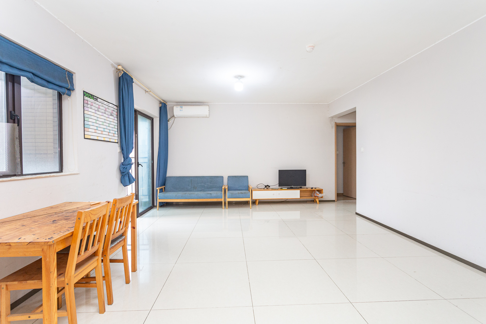 时代倾城二期 3室2厅1卫 78.8万 时代倾城二期 3室2厅1卫 78.8万客厅