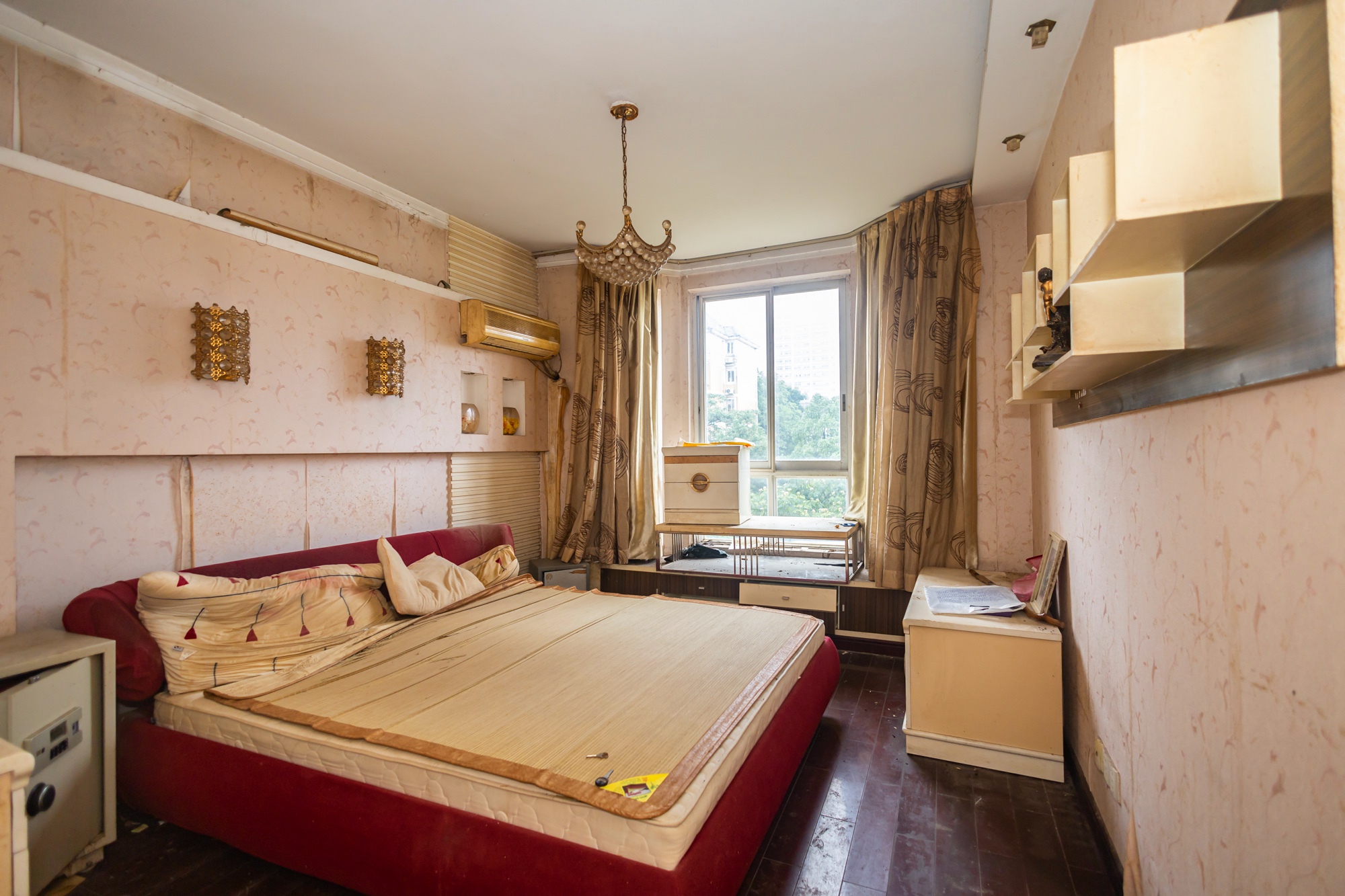 山水人家一二期 3室2厅2卫 75.0万 山水人家一二期 3室2厅2卫 75.0万卧室