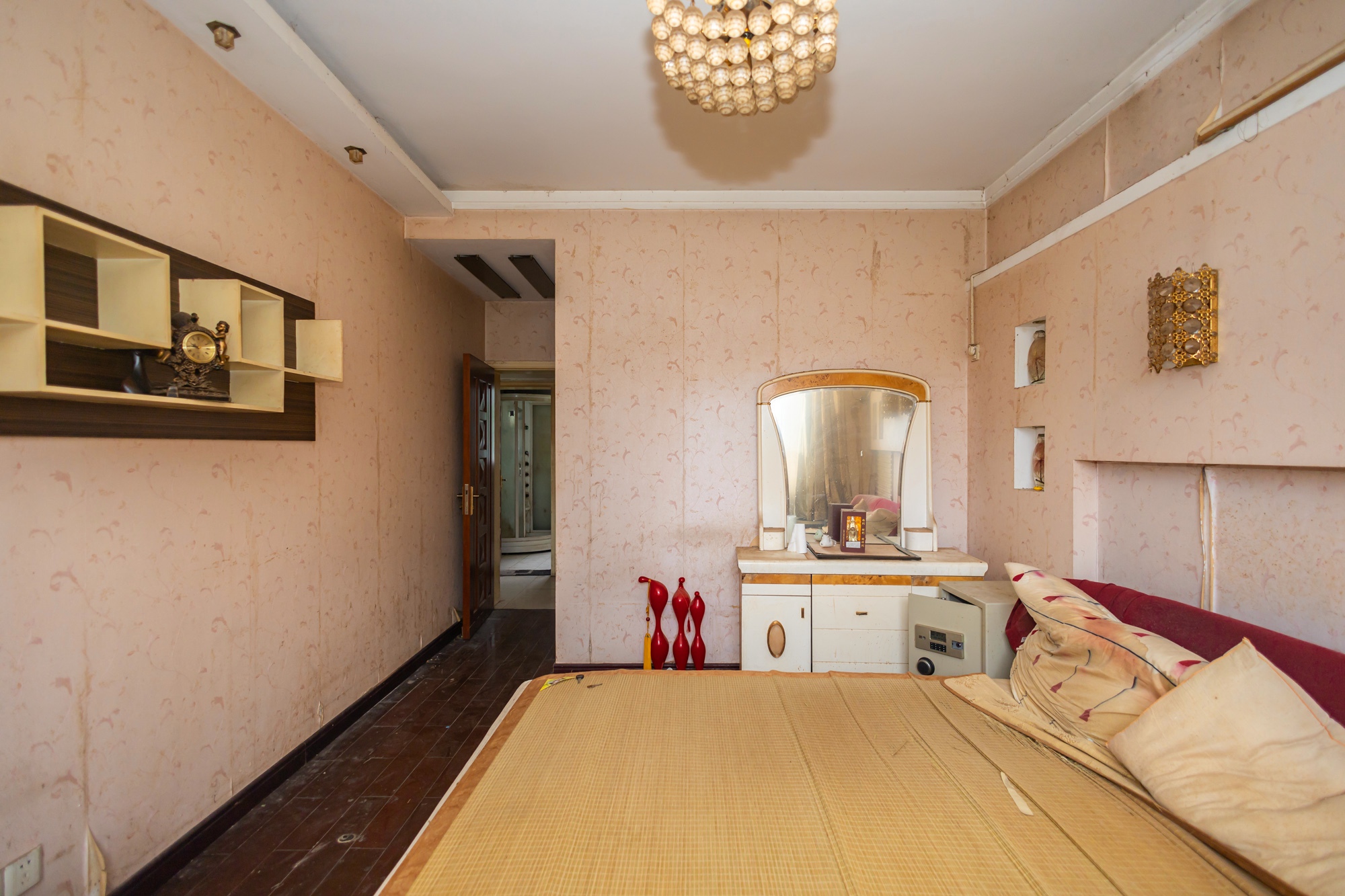 山水人家一二期 3室2厅2卫 75.0万 山水人家一二期 3室2厅2卫 75.0万卧室