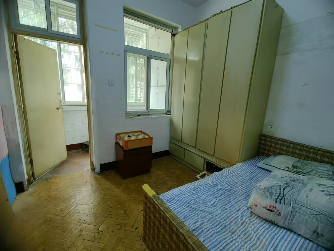 北山一村 1室0厅0卫 16.0万 北山一村 1室0厅0卫 16.0万室内图