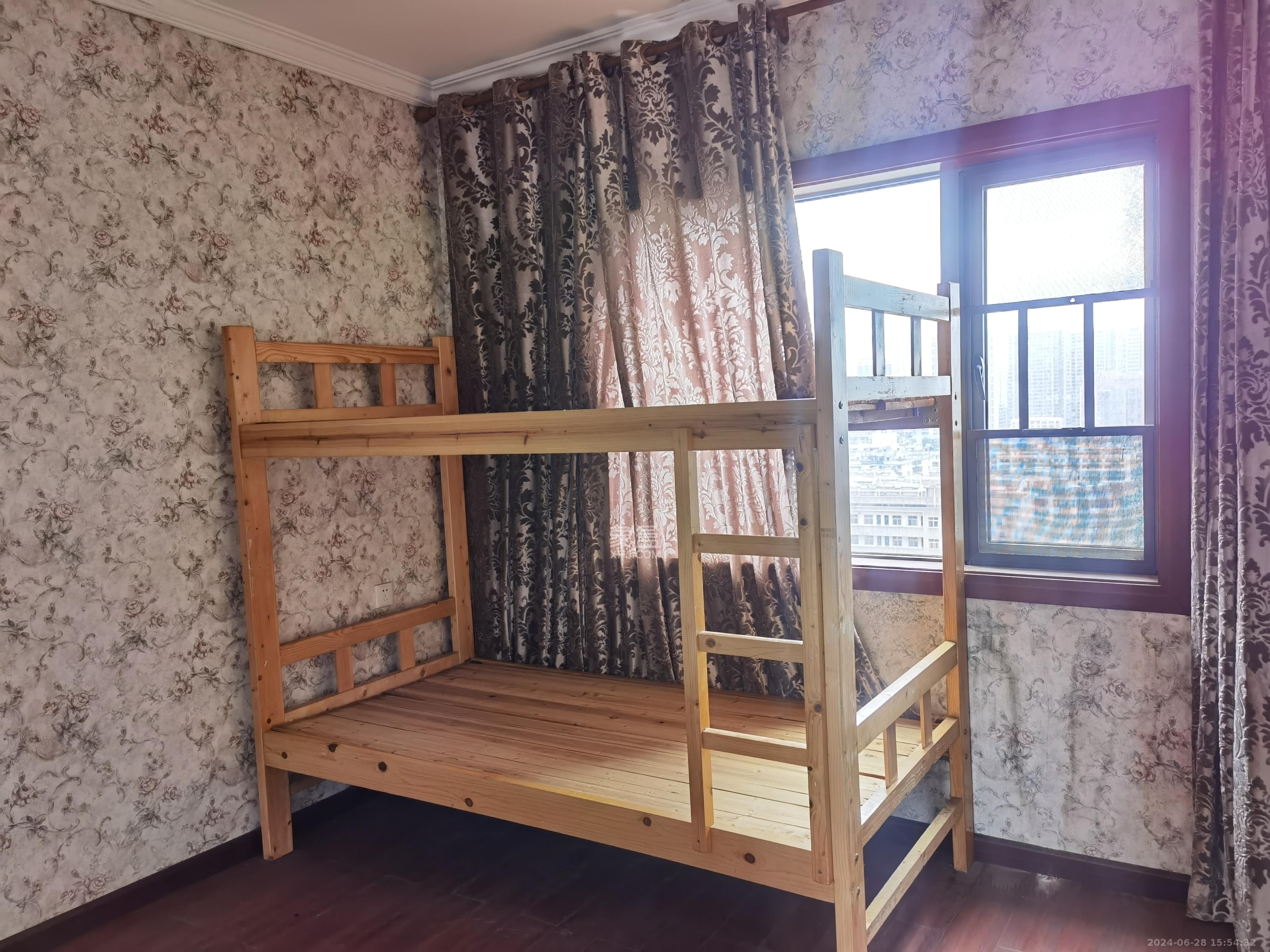 上海城小区  4室2厅2卫   3500.00元/月室内图