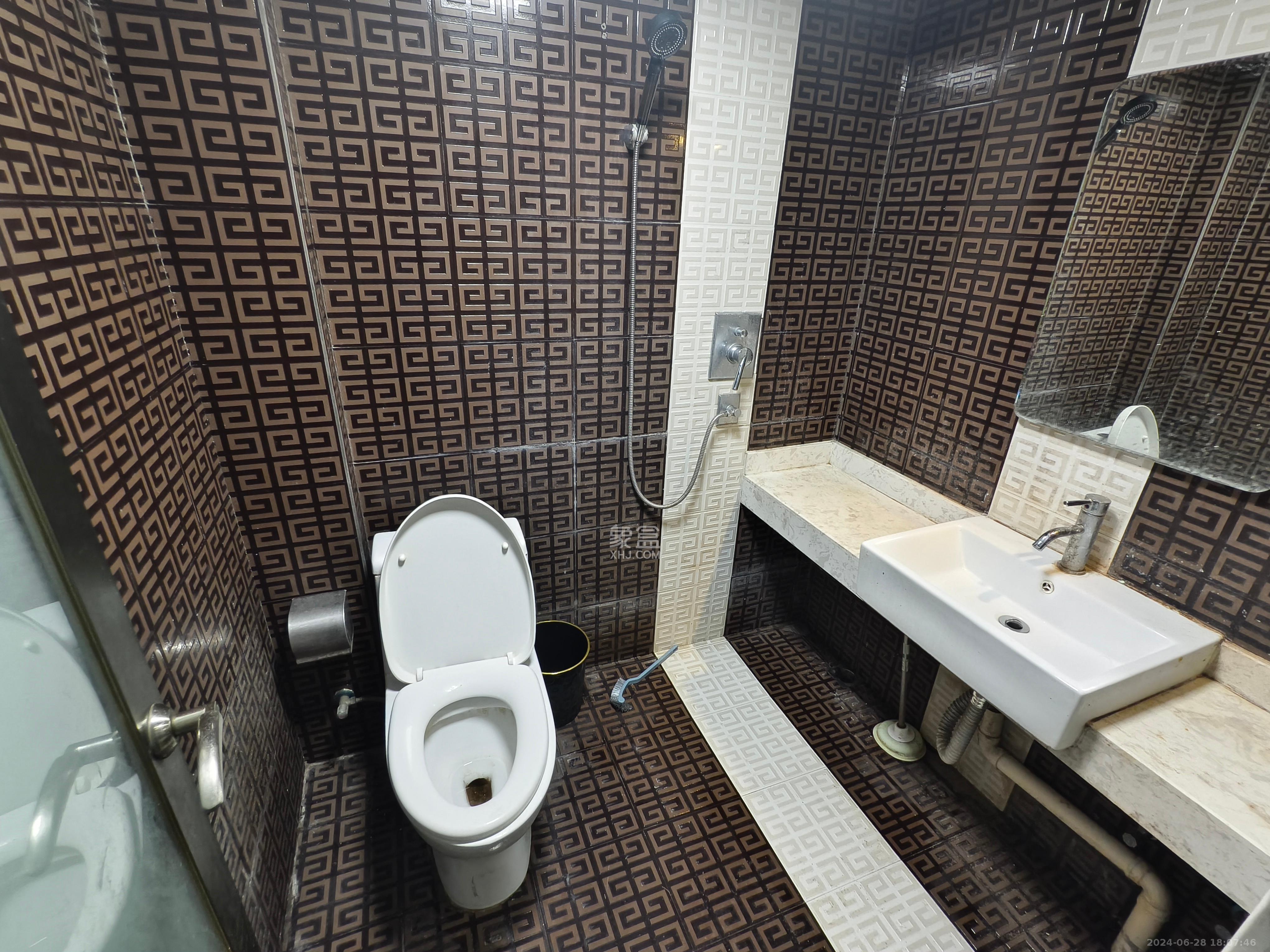 阳光晶城  2室1厅1卫   1800.00元/月室内图