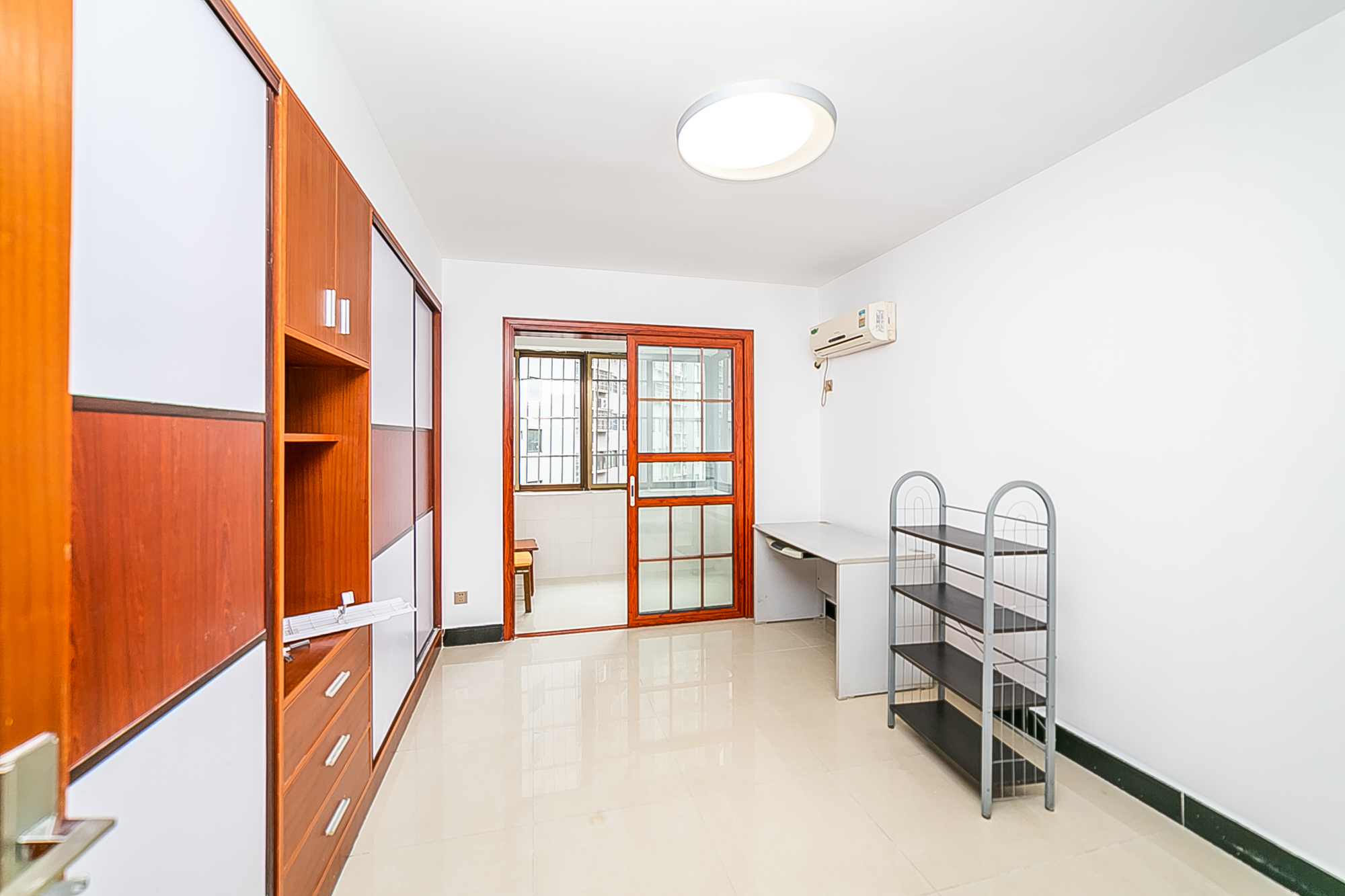 芙蓉蓉苑  2室2厅1卫    91.8万 芙蓉蓉苑  2室2厅1卫    91.8万卧室