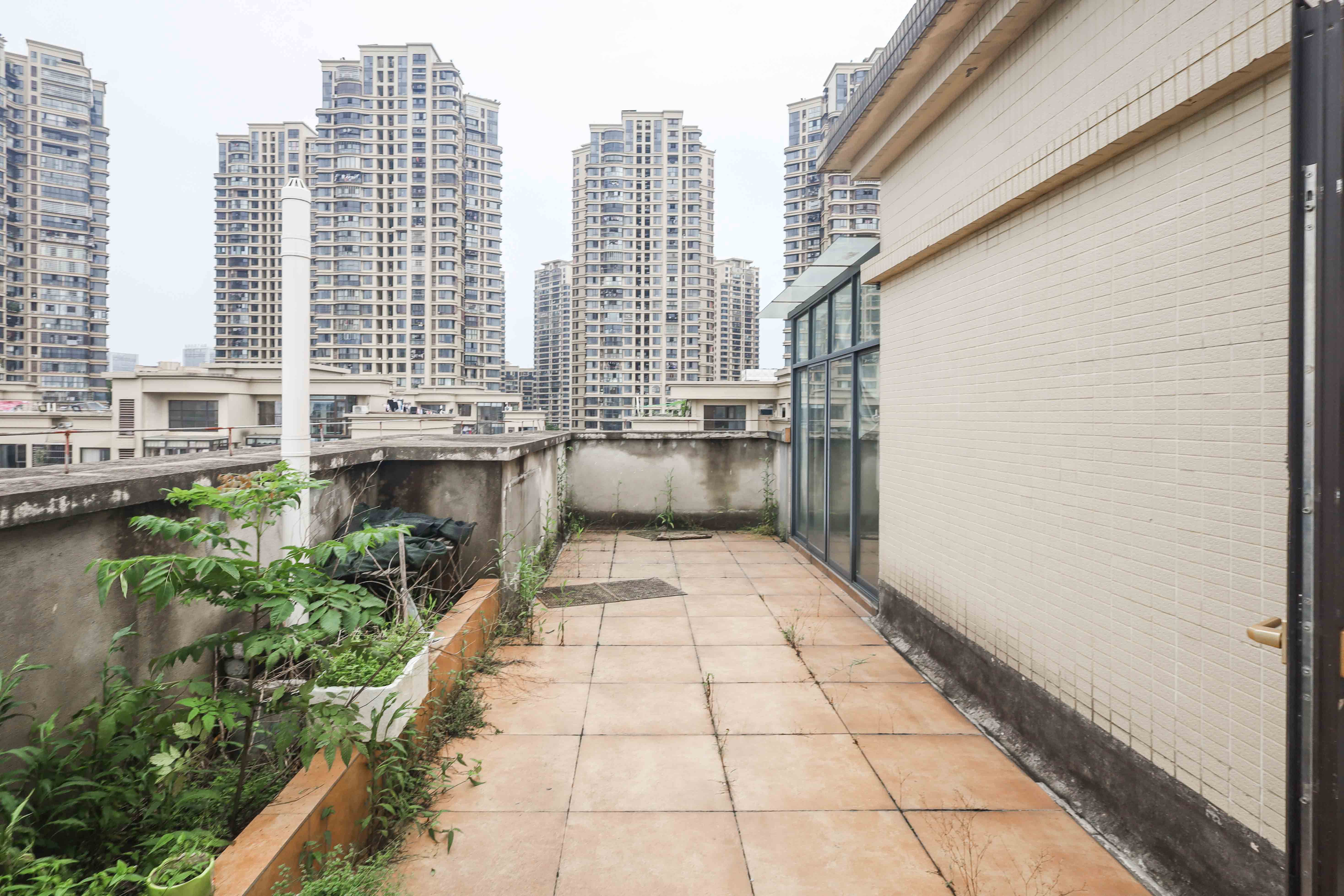 保利麓谷林语F区  3室2厅1卫    129.99万阳台