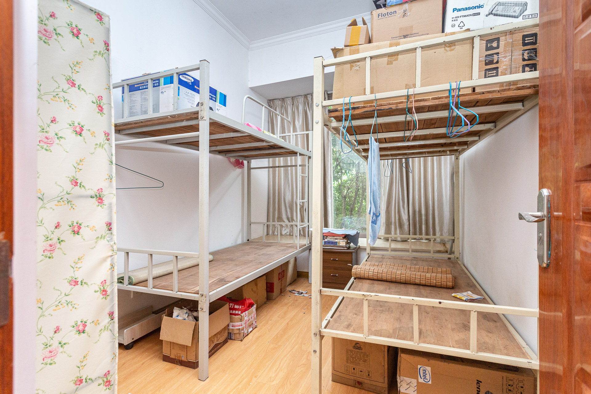 盈峰翠邸 3室2厅1卫 85.0万 盈峰翠邸 3室2厅1卫 85.0万卧室