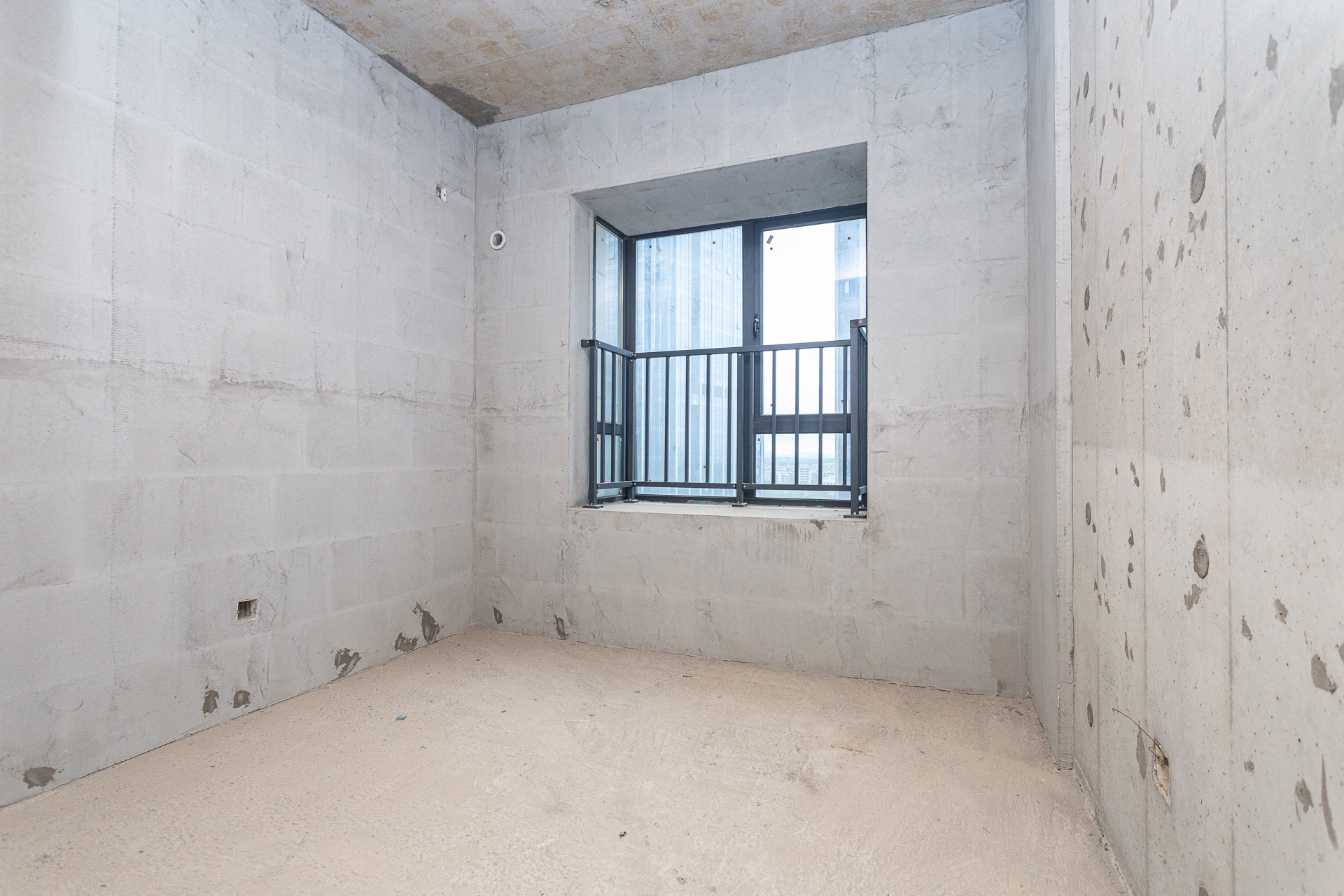 润和滨江广场(润和中央广场)  5室2厅2卫    135.88万 润和滨江广场(润和中央广场)  5室2厅2卫    135.88万卧室