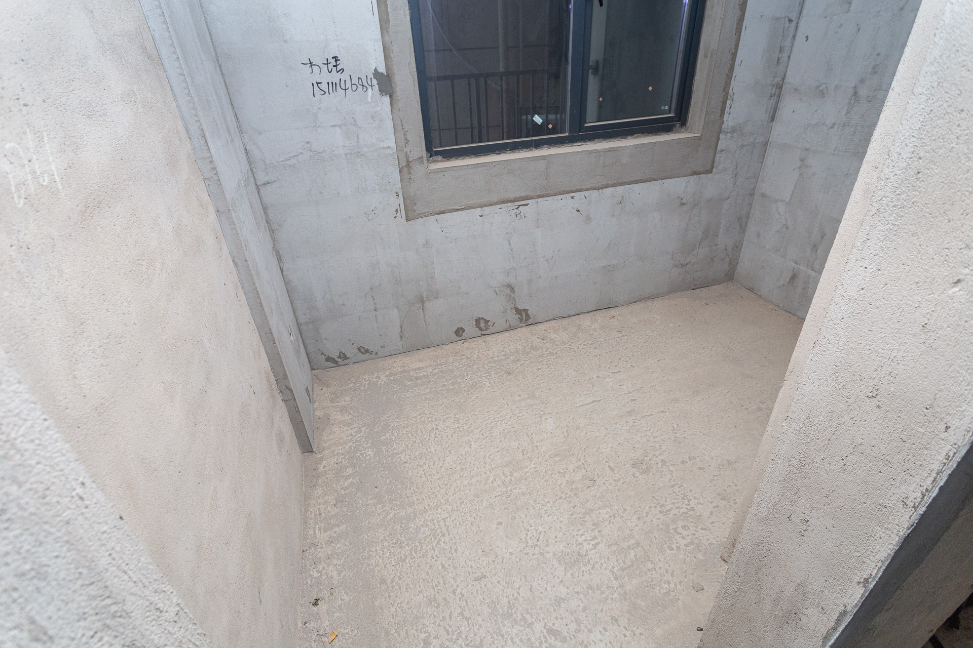 润和滨江广场(润和中央广场)  5室2厅2卫    135.88万 润和滨江广场(润和中央广场)  5室2厅2卫    135.88万卧室