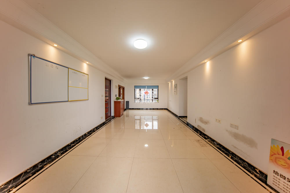 中海国际五期  4室2厅2卫    135.0万