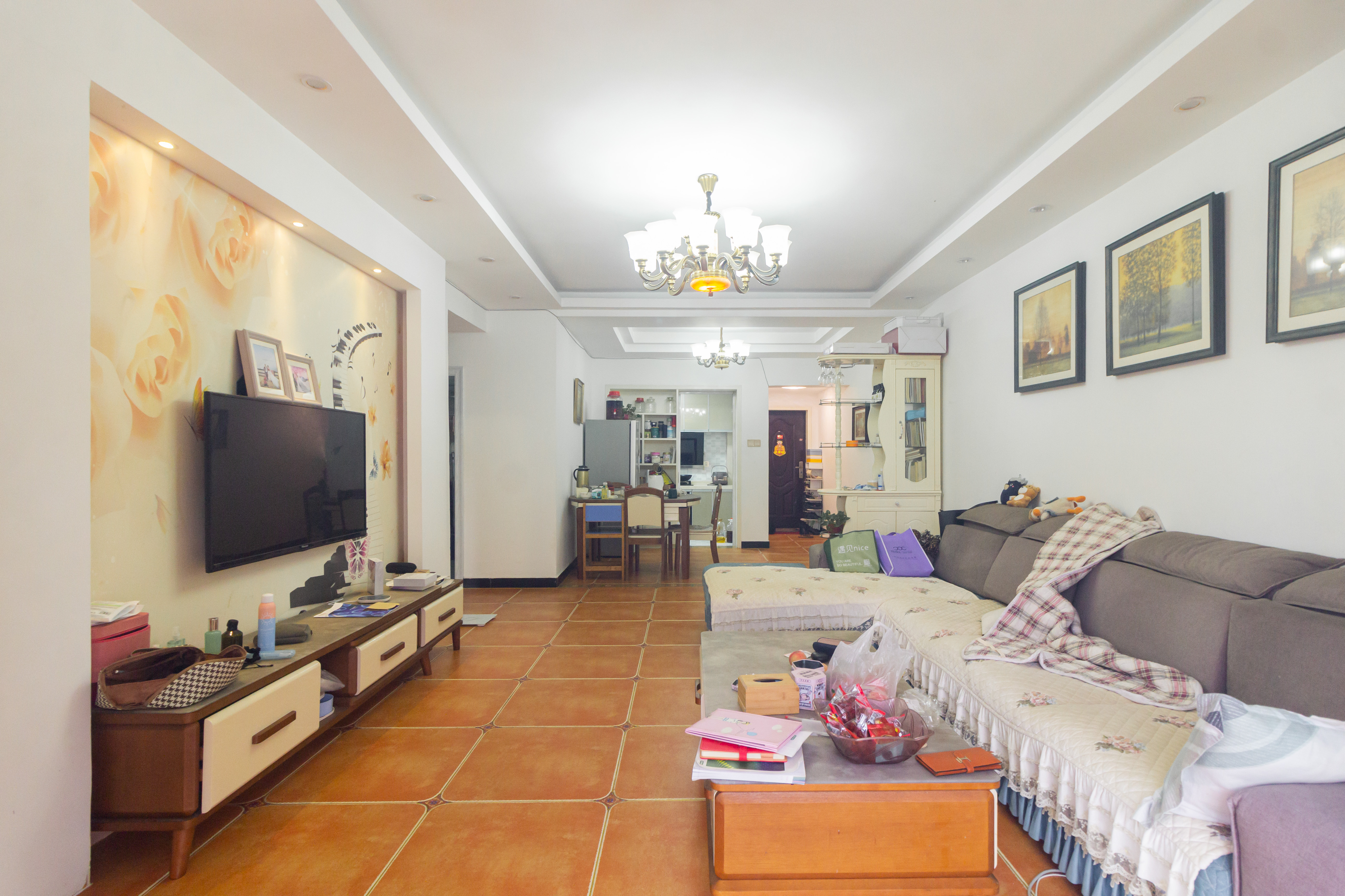 明天一城 2室2厅1卫 62.8万 明天一城 2室2厅1卫 62.8万客厅