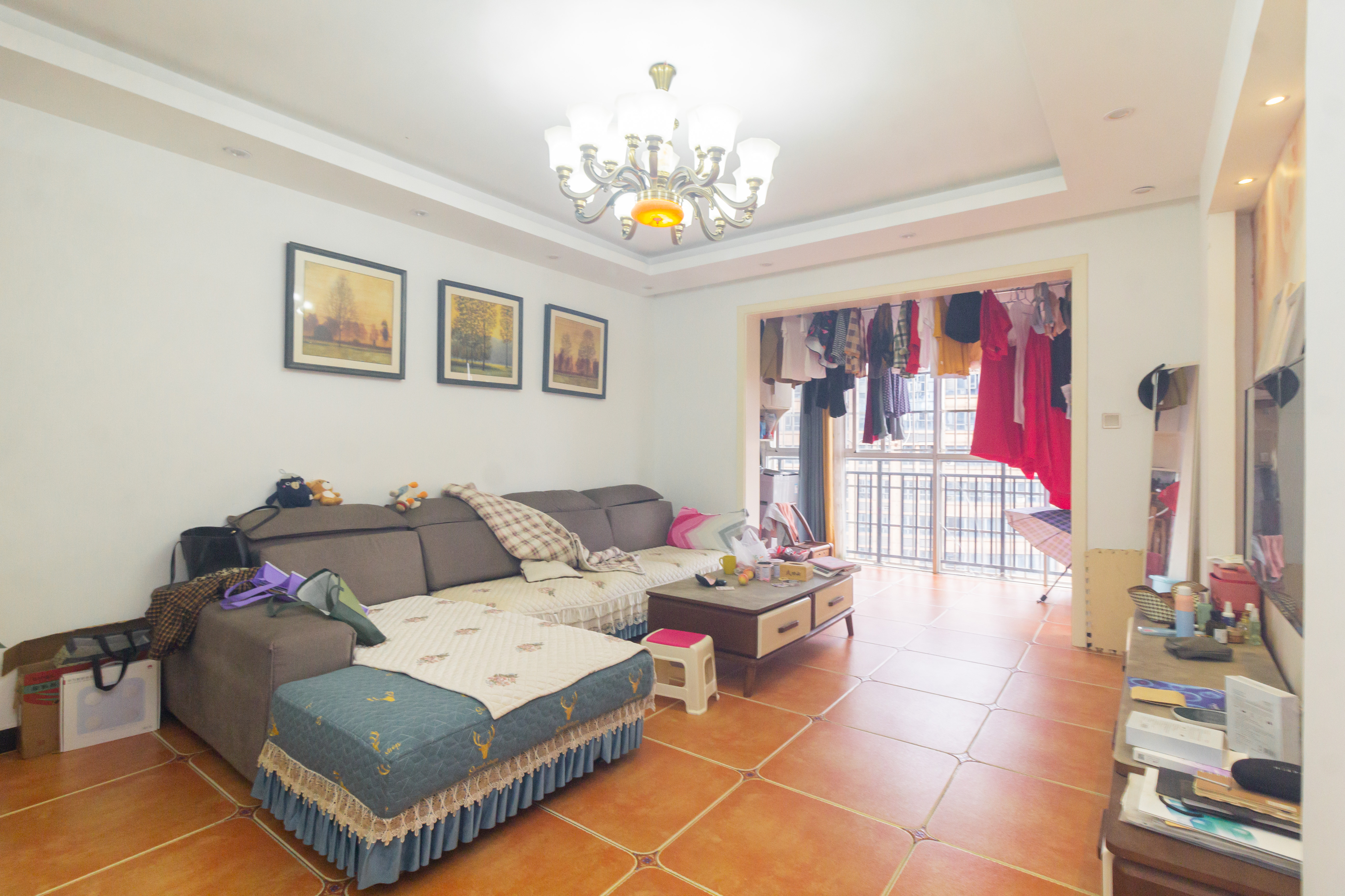 明天一城 2室2厅1卫 62.8万 明天一城 2室2厅1卫 62.8万客厅