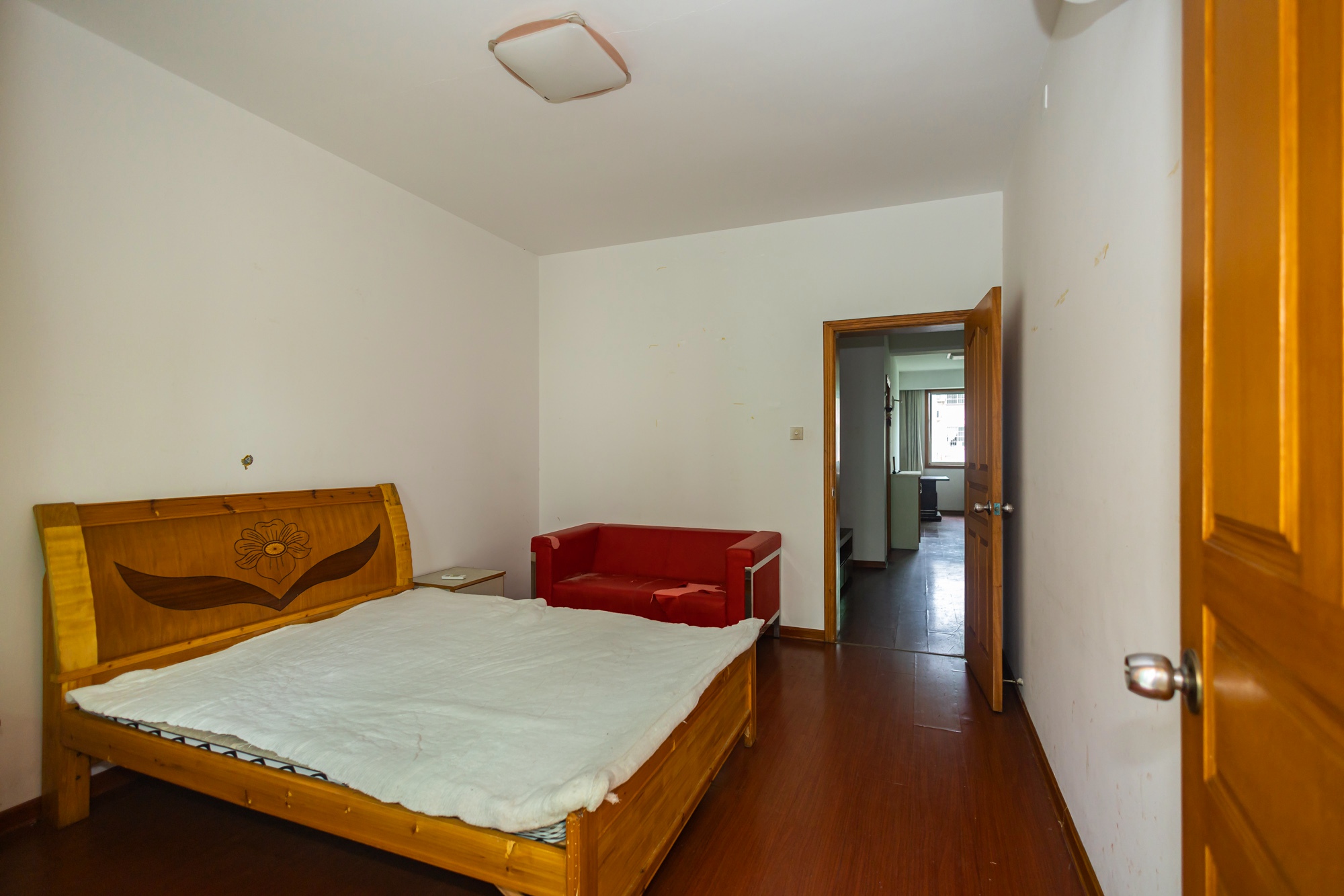 中南汽车世界  2室2厅1卫    35.0万 中南汽车世界  2室2厅1卫    35.0万卧室