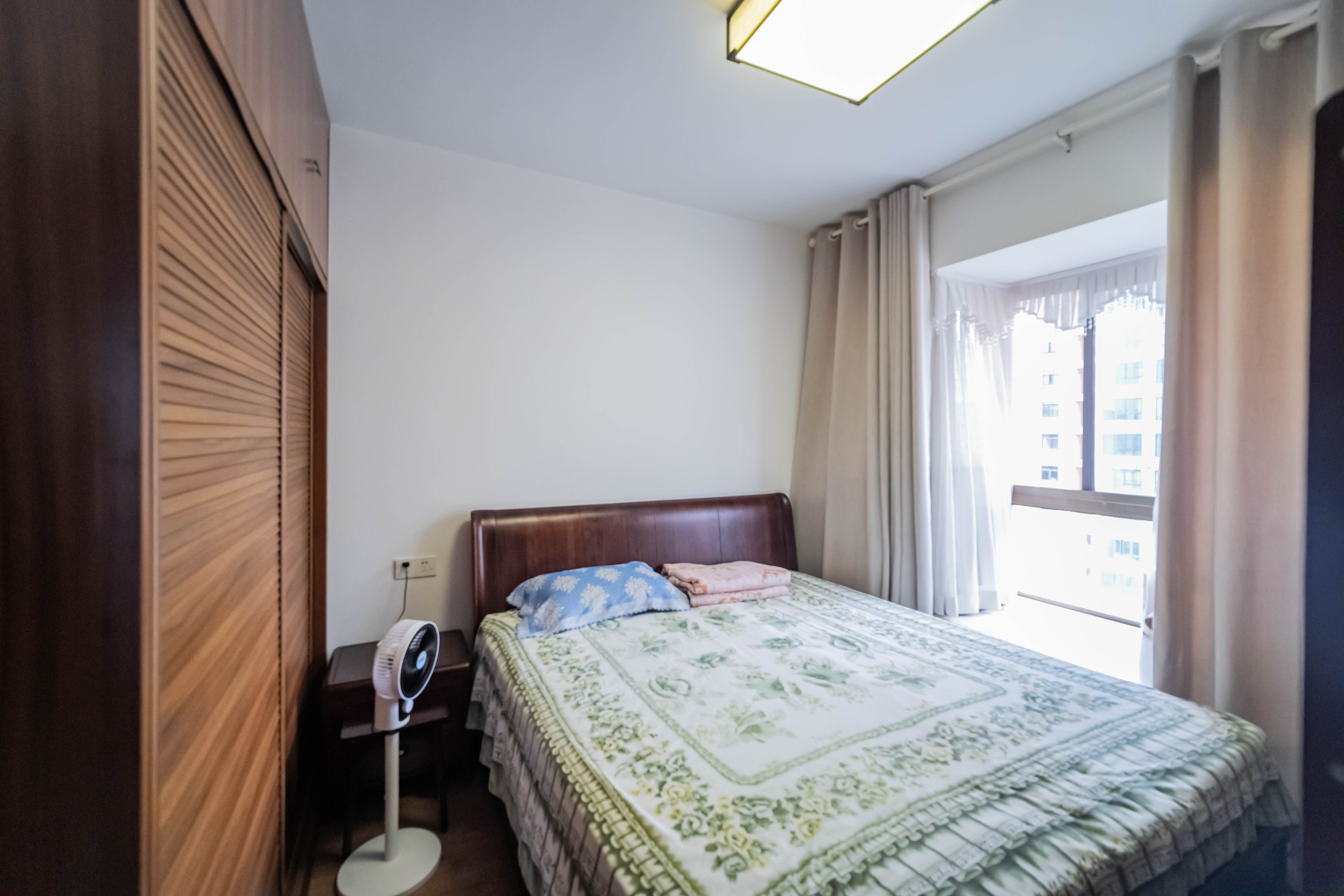 香樟鑫都  2室2厅1卫    115.0万卧室