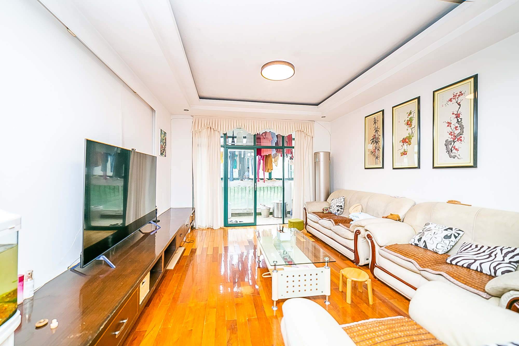 华盛家园  3室2厅2卫    95.0万客厅