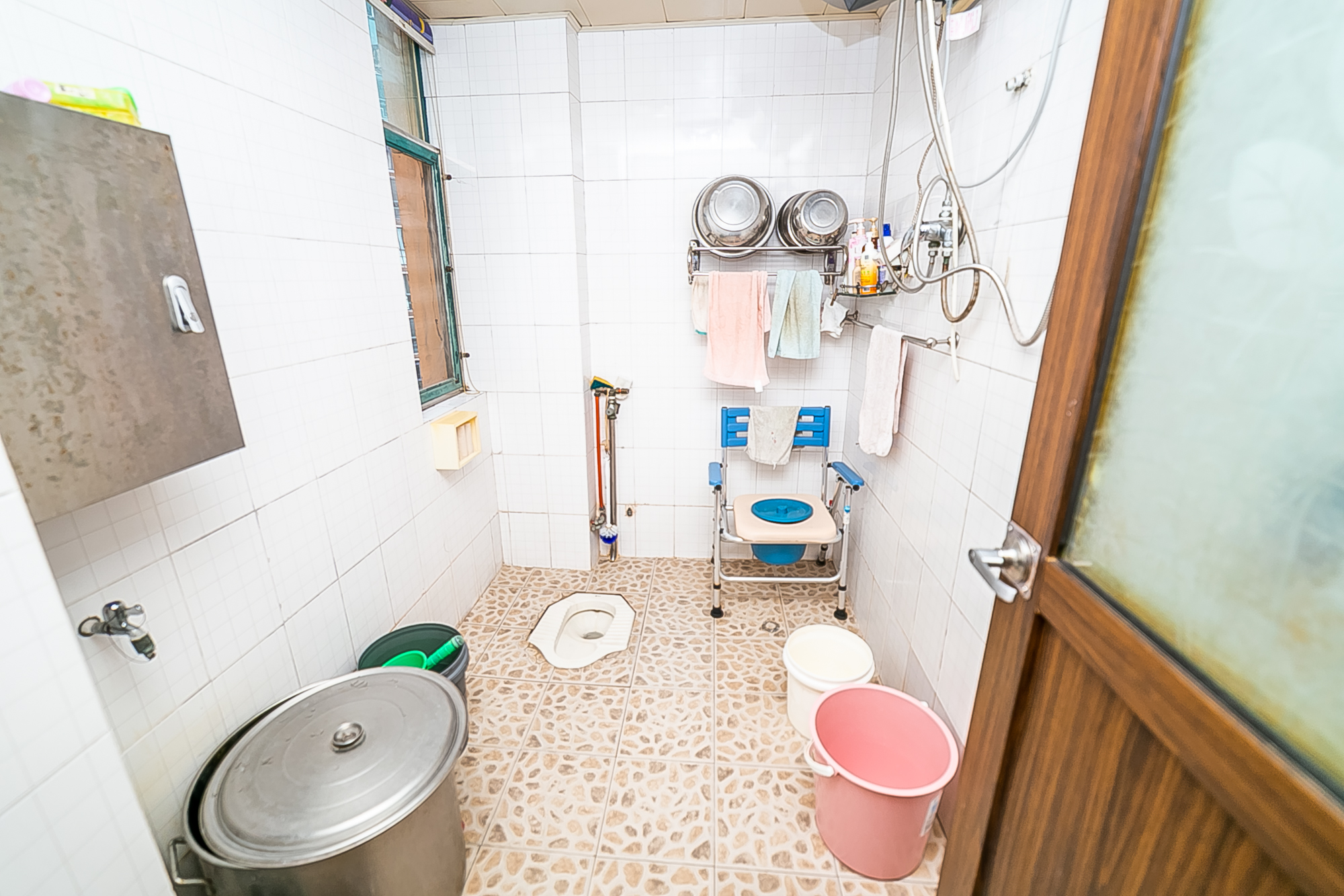 华盛家园  3室2厅2卫    95.0万卫生间