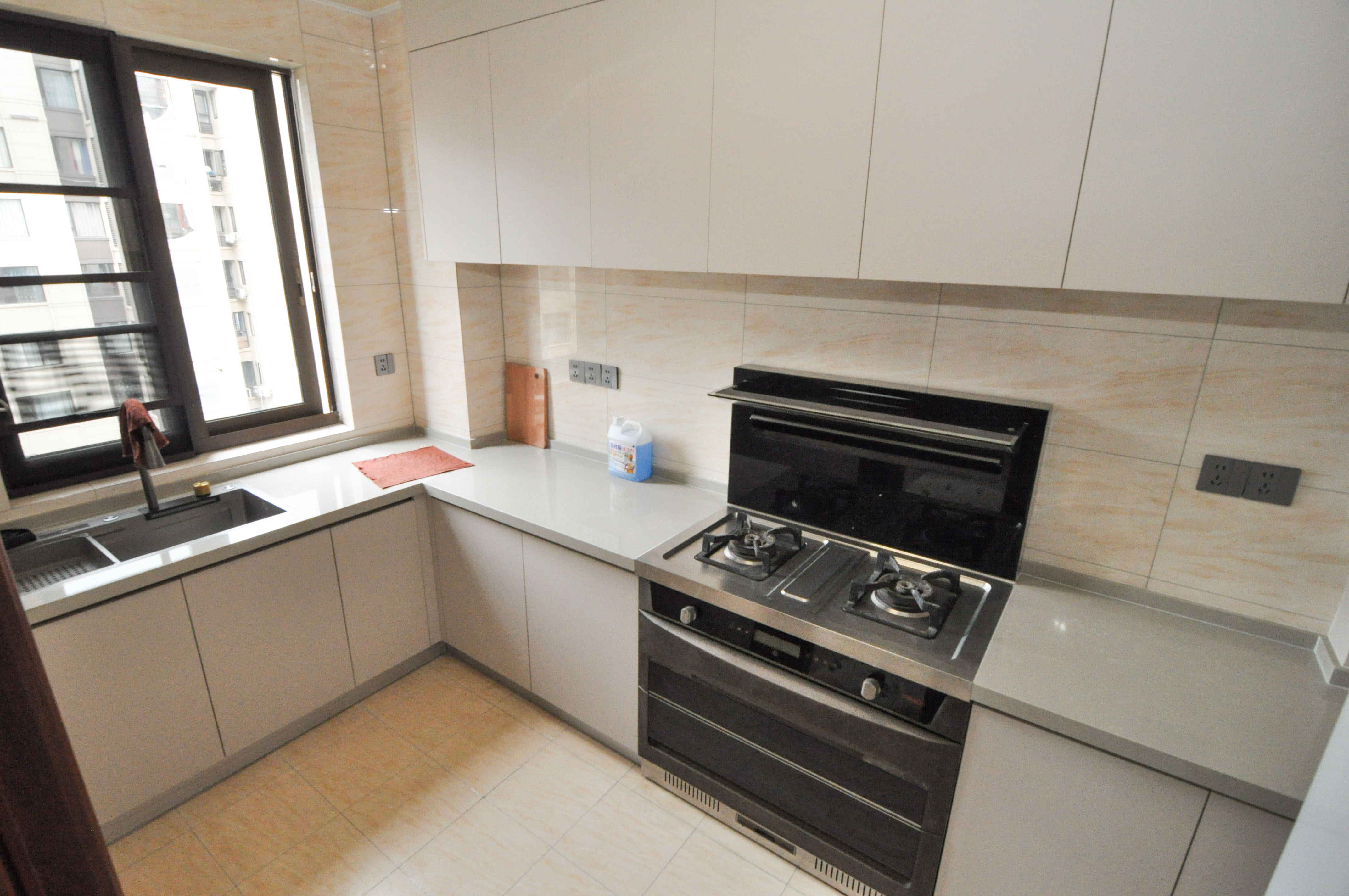 金茂梅溪湖  4室2厅2卫    237.5万 金茂梅溪湖  4室2厅2卫    237.5万厨房