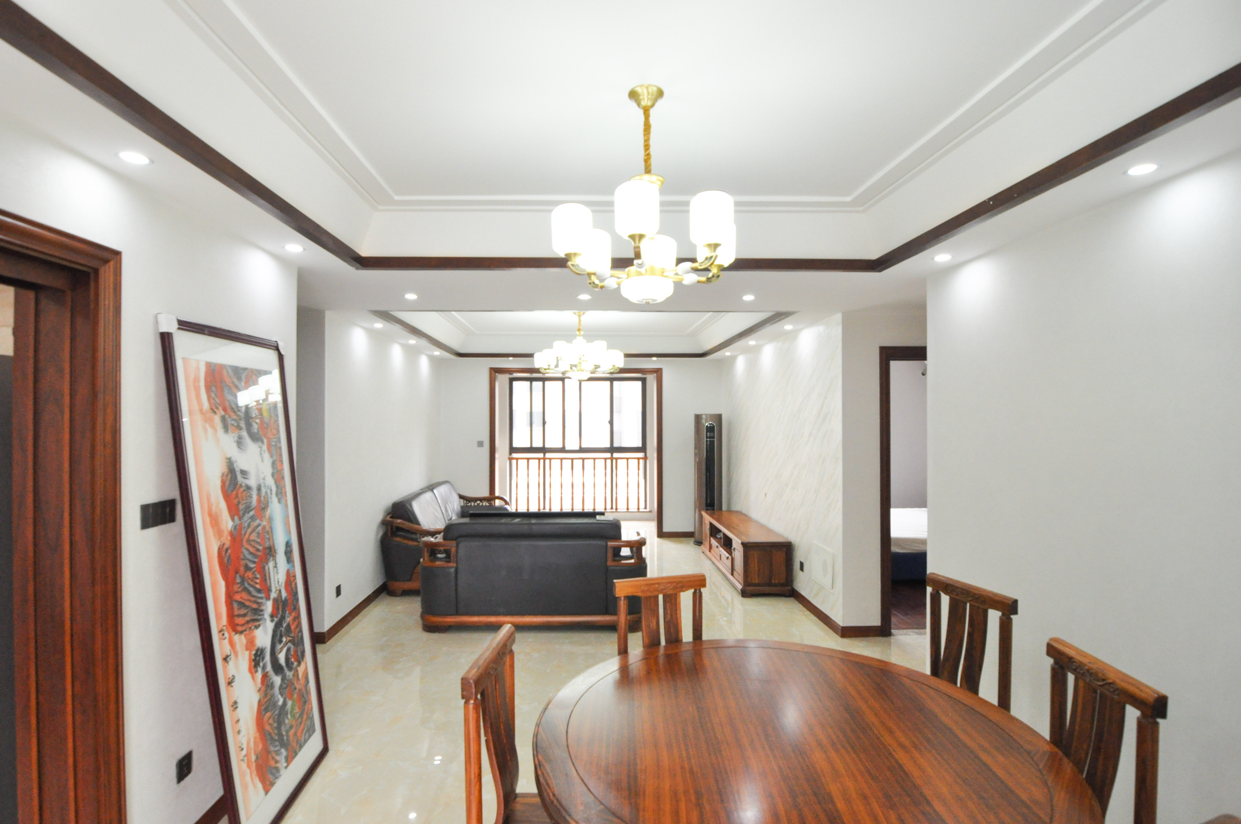 金茂梅溪湖  4室2厅2卫    237.5万 金茂梅溪湖  4室2厅2卫    237.5万客厅