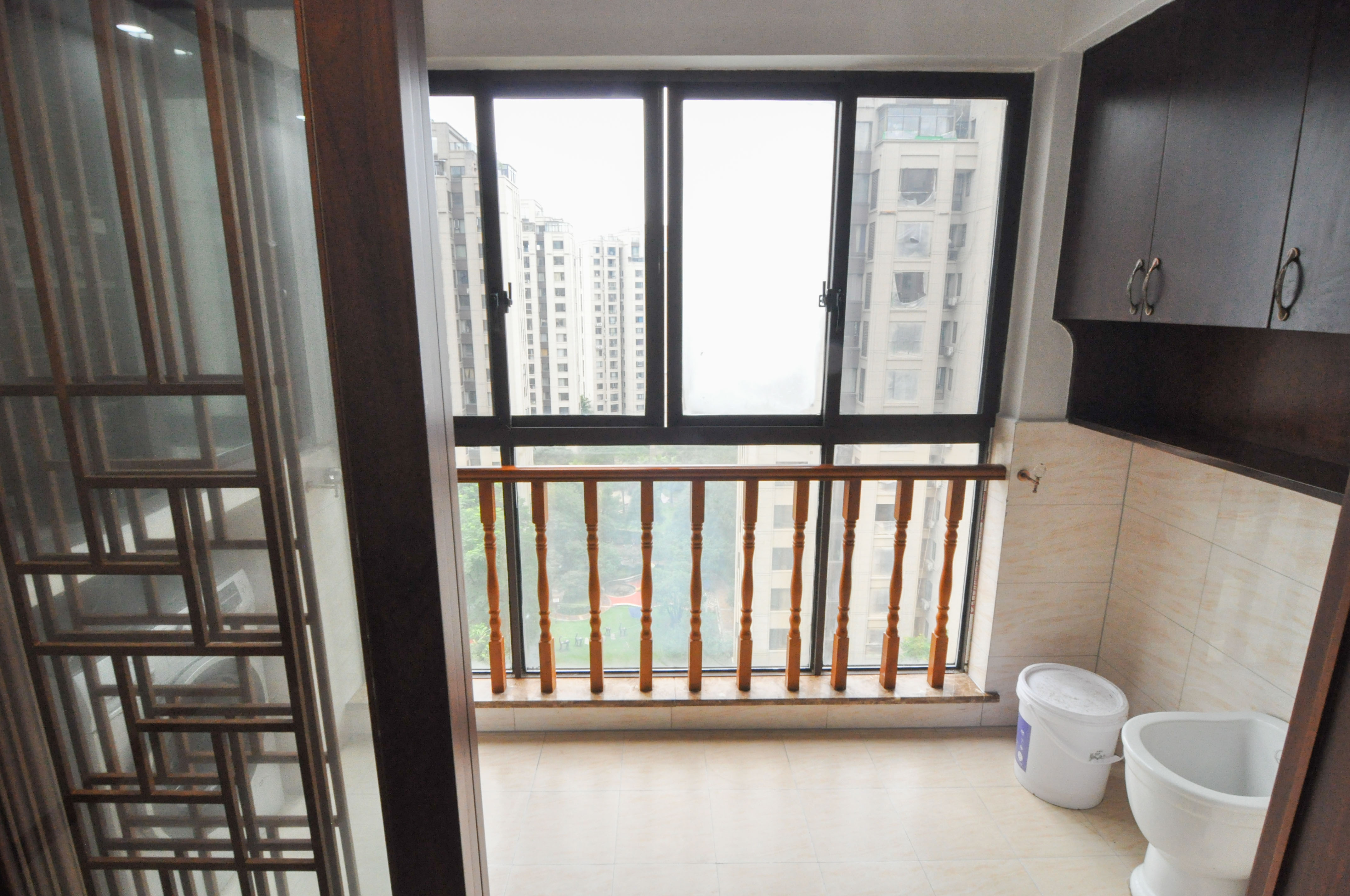 金茂梅溪湖  4室2厅2卫    237.5万 金茂梅溪湖  4室2厅2卫    237.5万卧室