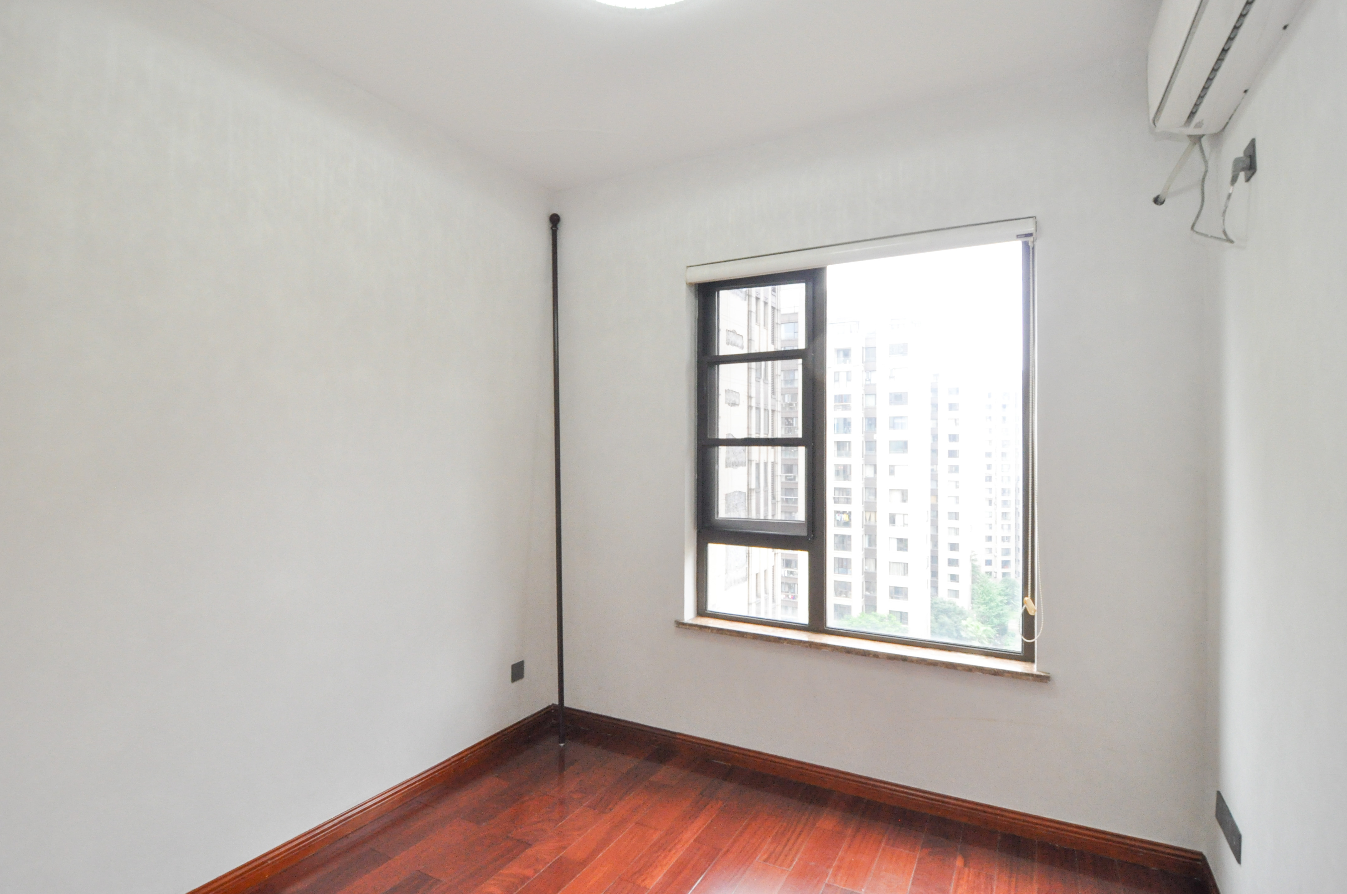 金茂梅溪湖  4室2厅2卫    237.5万 金茂梅溪湖  4室2厅2卫    237.5万卧室