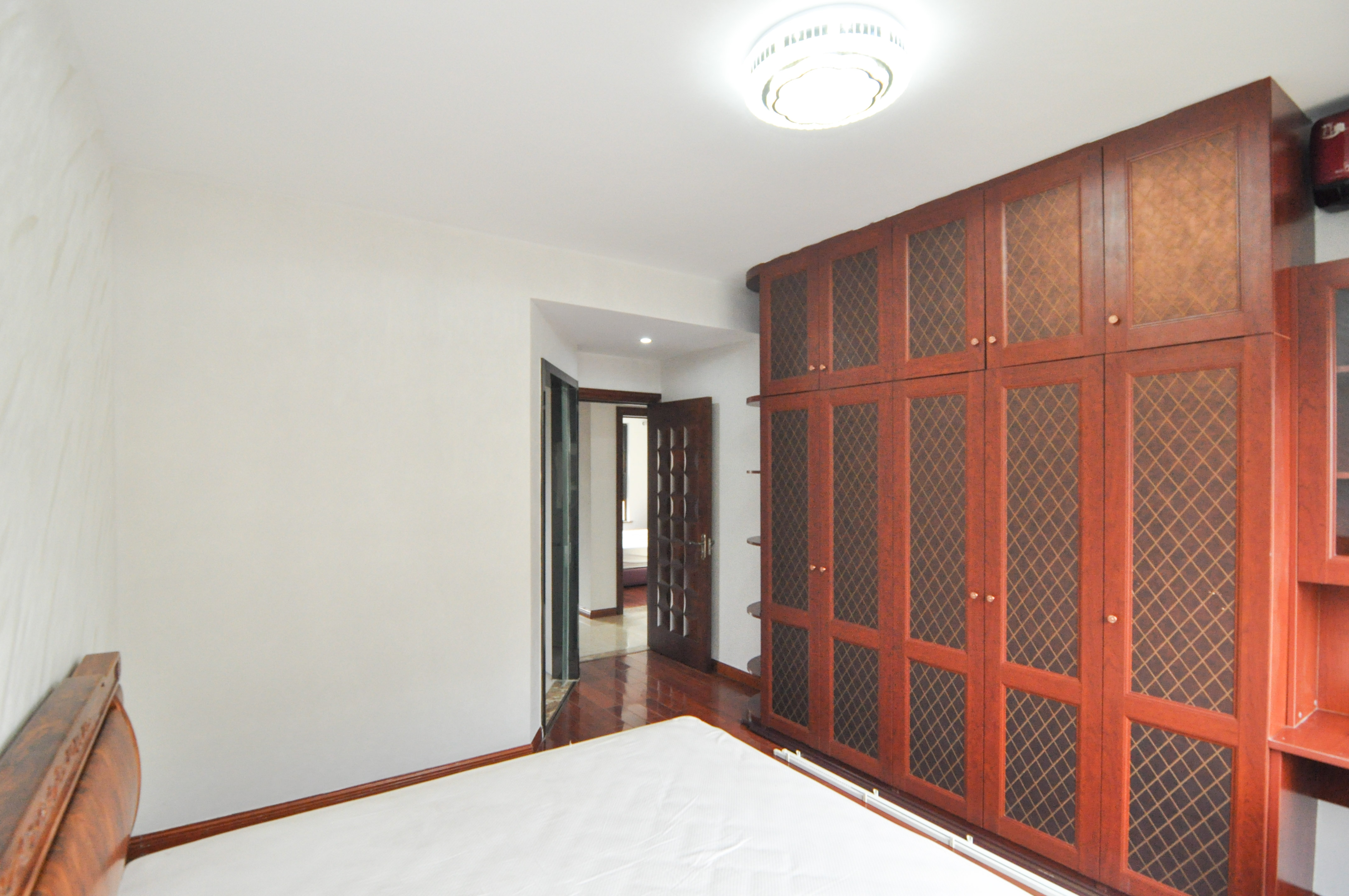 金茂梅溪湖  4室2厅2卫    237.5万 金茂梅溪湖  4室2厅2卫    237.5万卧室