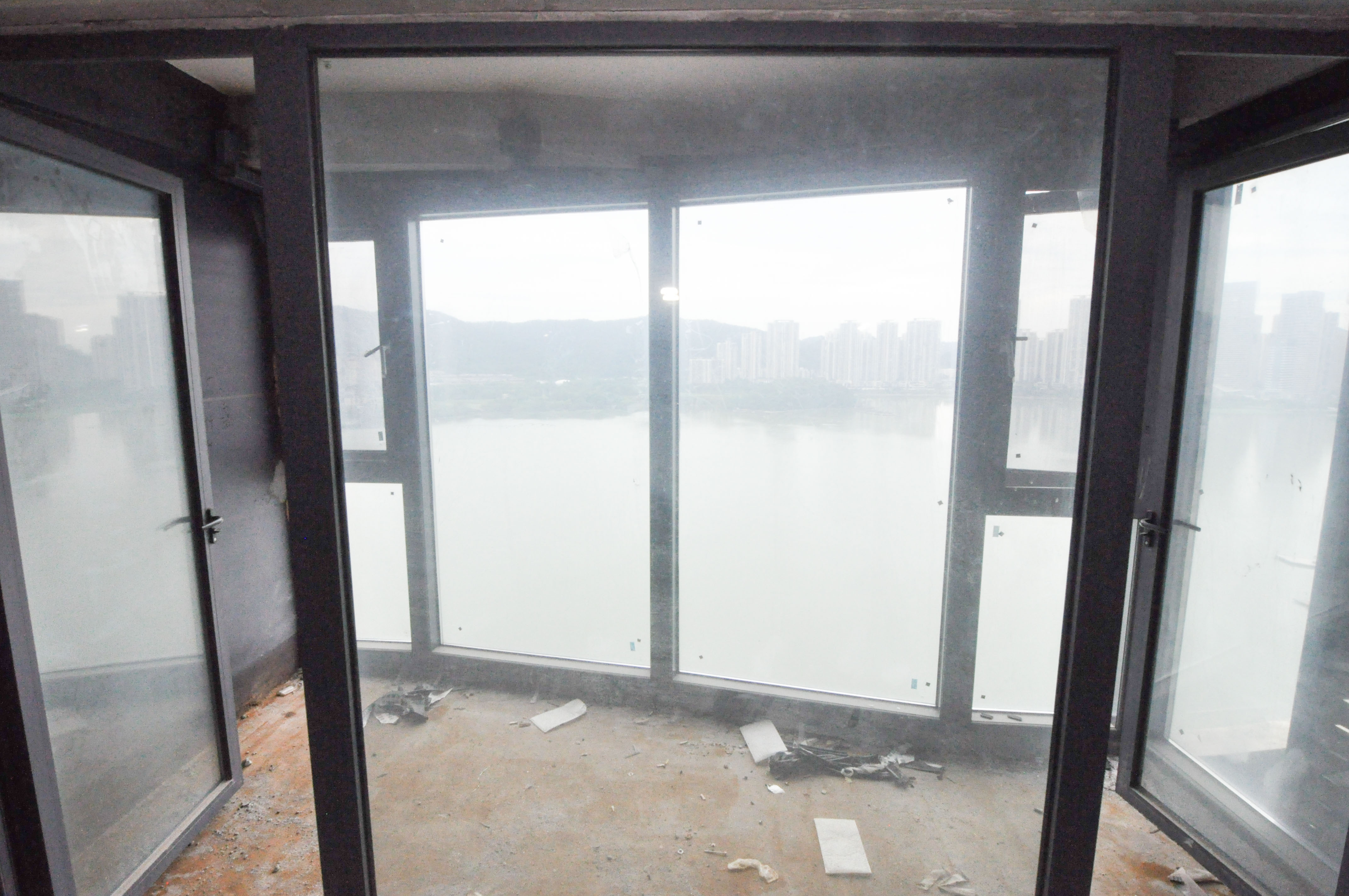 天祥水晶湾  4室2厅2卫    195.0万其他