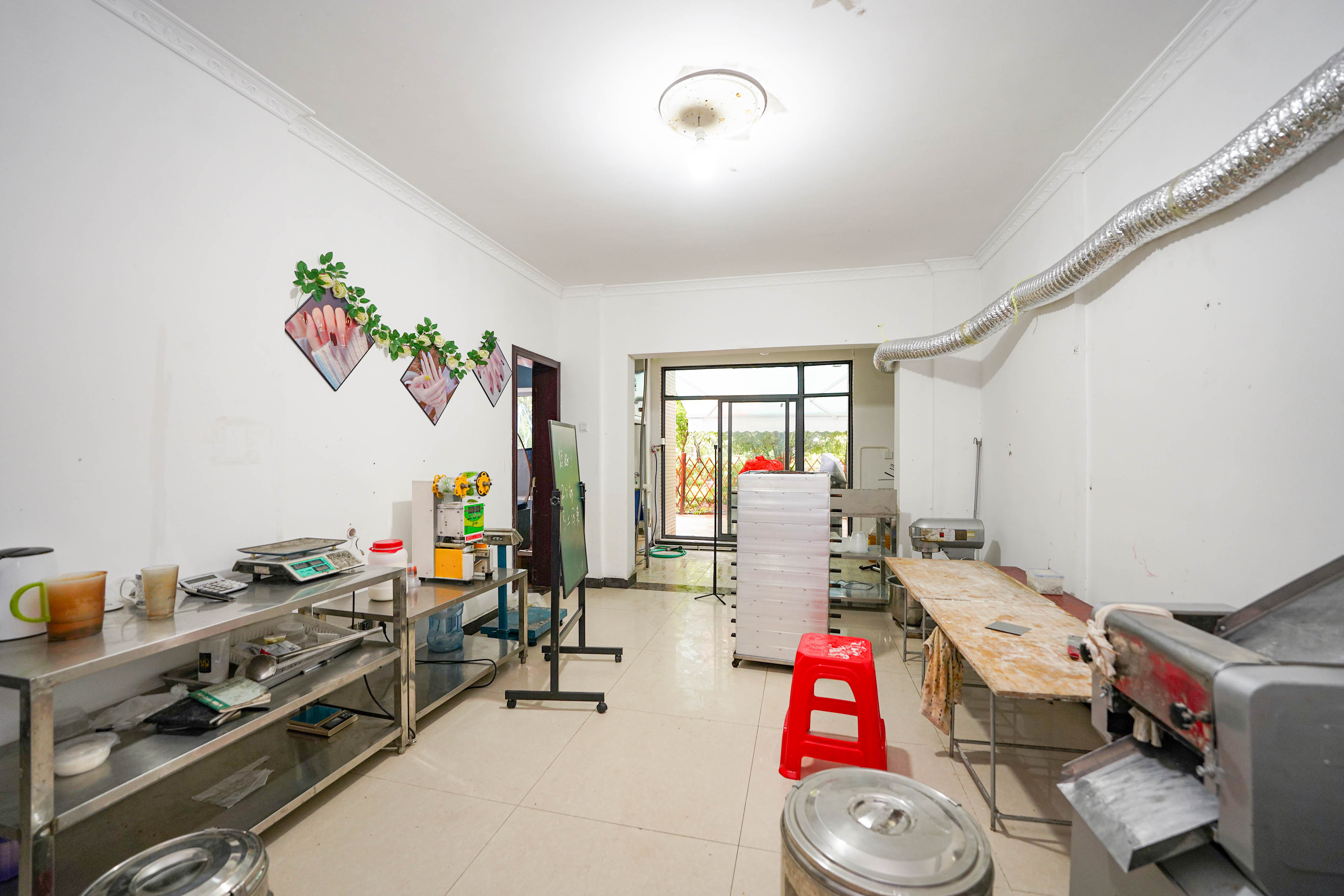 五矿紫湖香醍 3室2厅1卫 55.00万 五矿紫湖香醍 3室2厅1卫 55.00万客厅