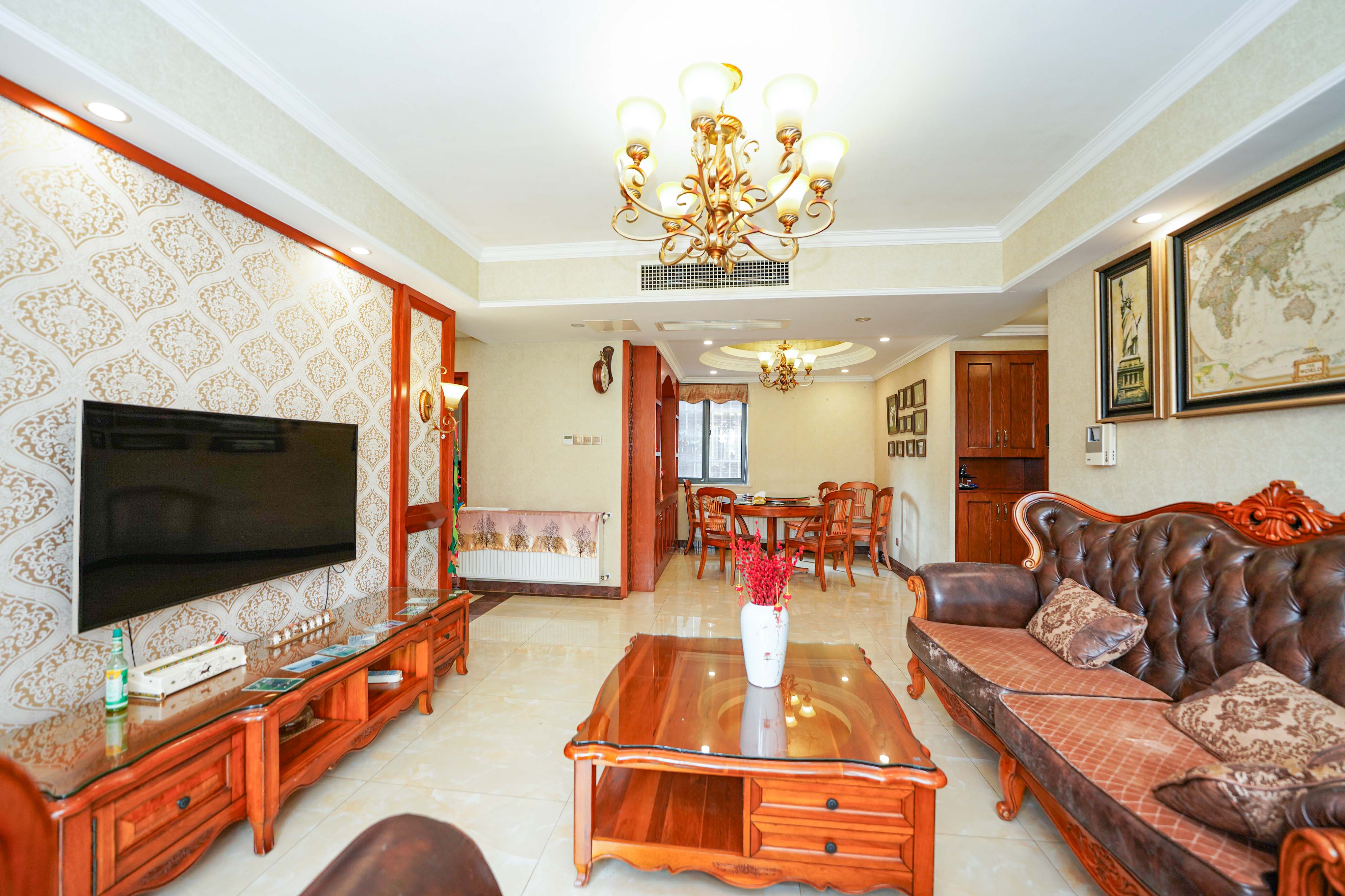 山水嘉园 4室2厅2卫 88.0万 山水嘉园 4室2厅2卫 88.0万客厅