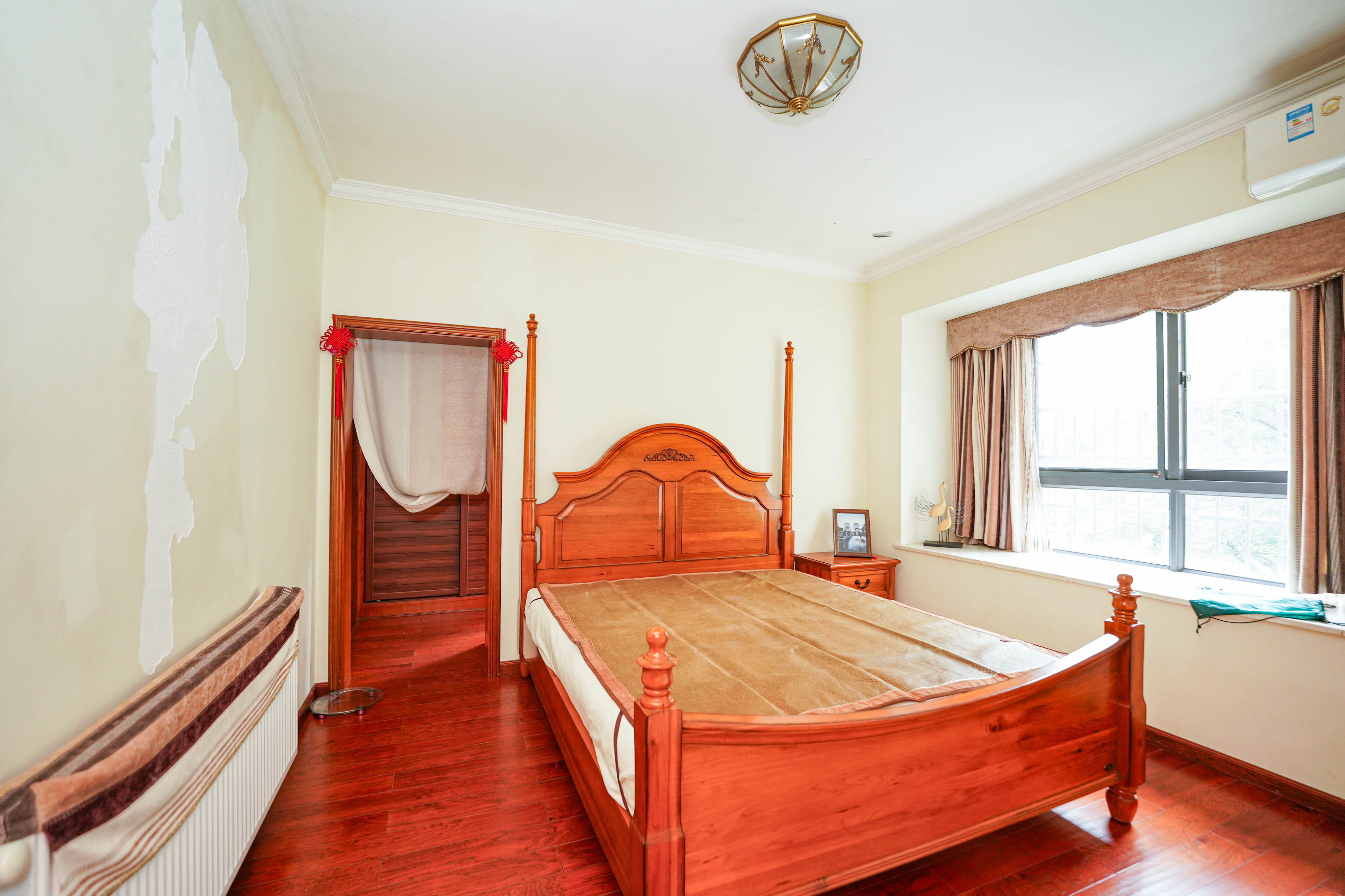 山水嘉园 4室2厅2卫 88.0万 山水嘉园 4室2厅2卫 88.0万卧室