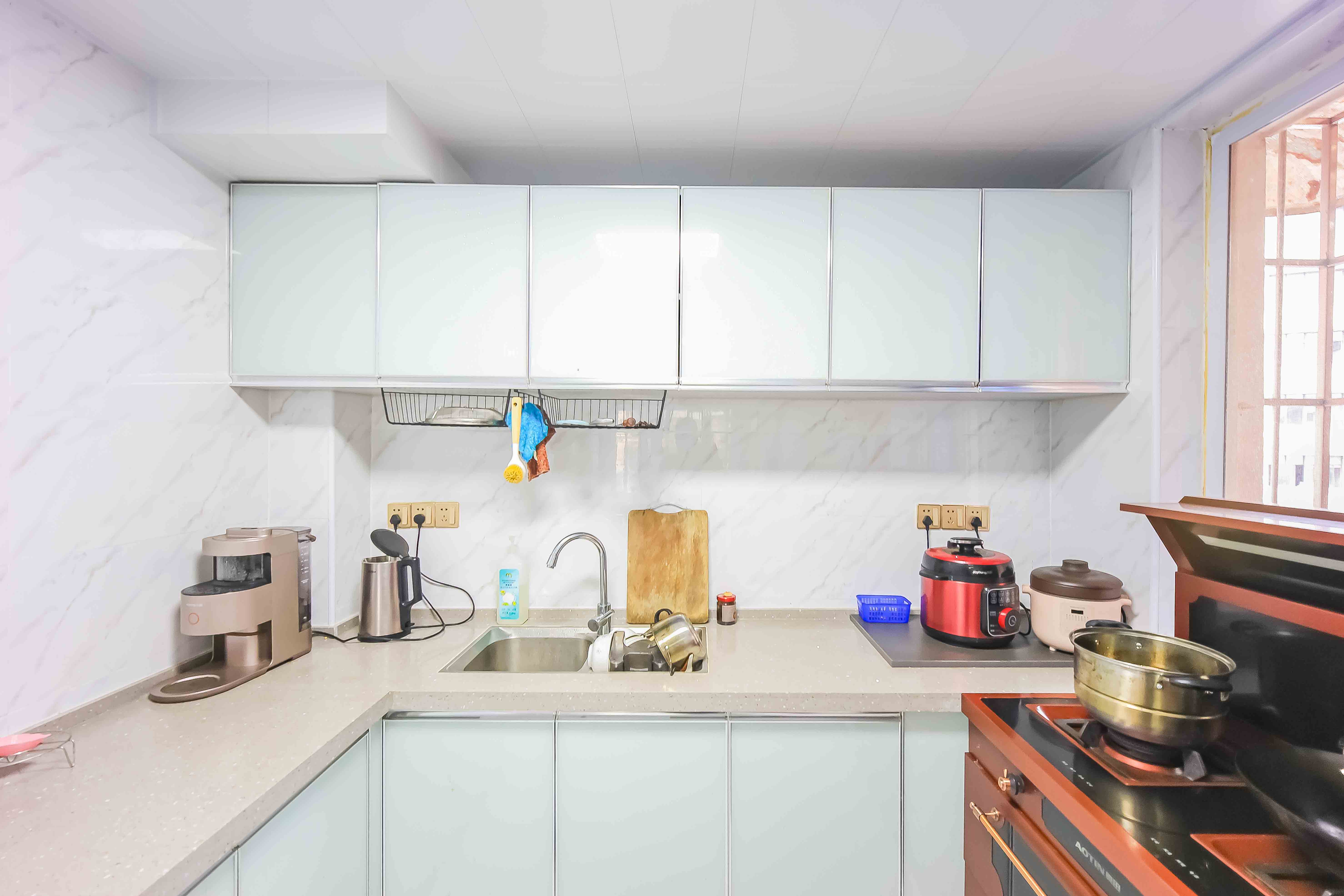 华盛花园  4室2厅2卫    136.0万 华盛花园  4室2厅2卫    136.0万厨房