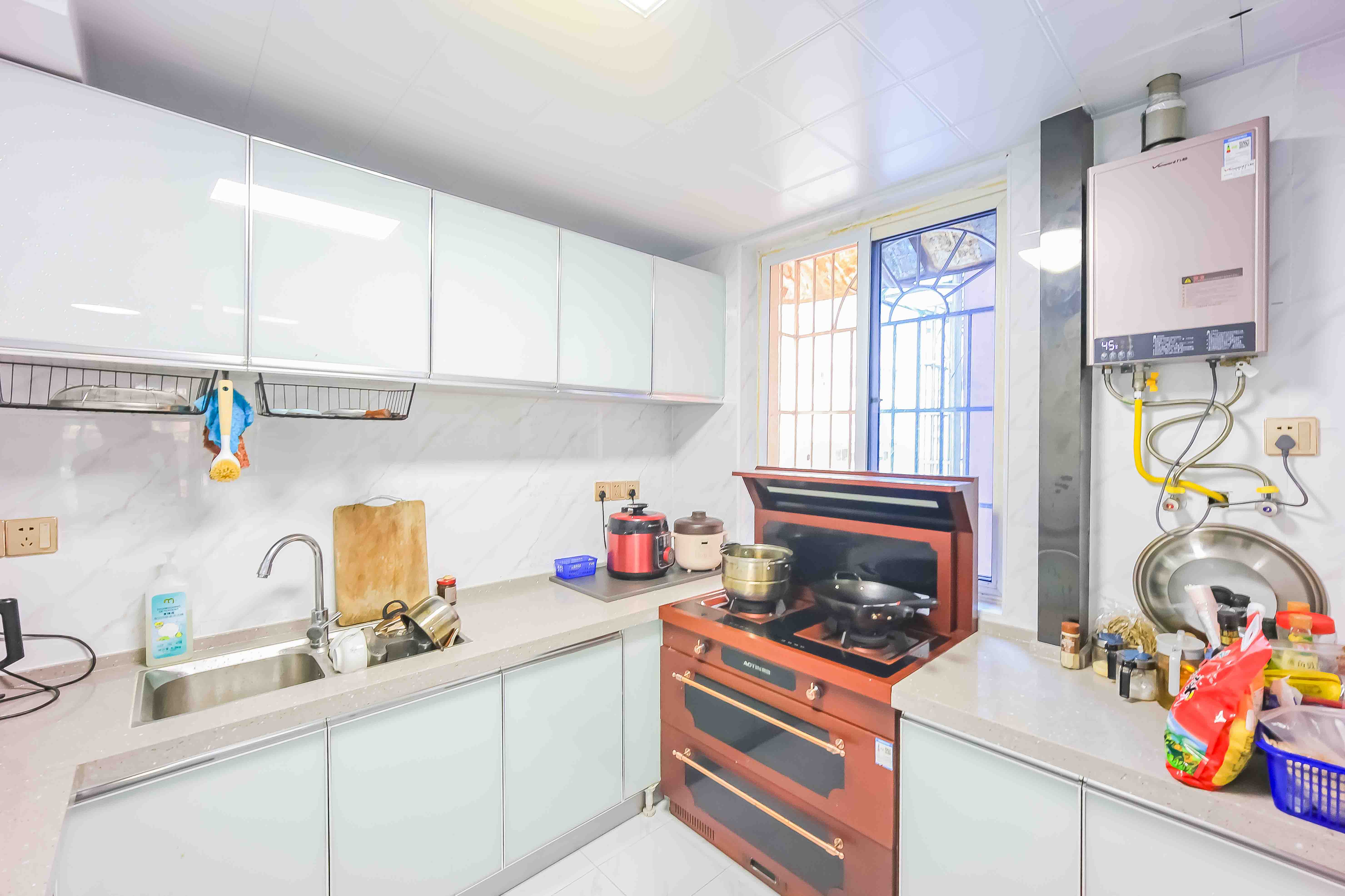 华盛花园  4室2厅2卫    136.0万 华盛花园  4室2厅2卫    136.0万厨房