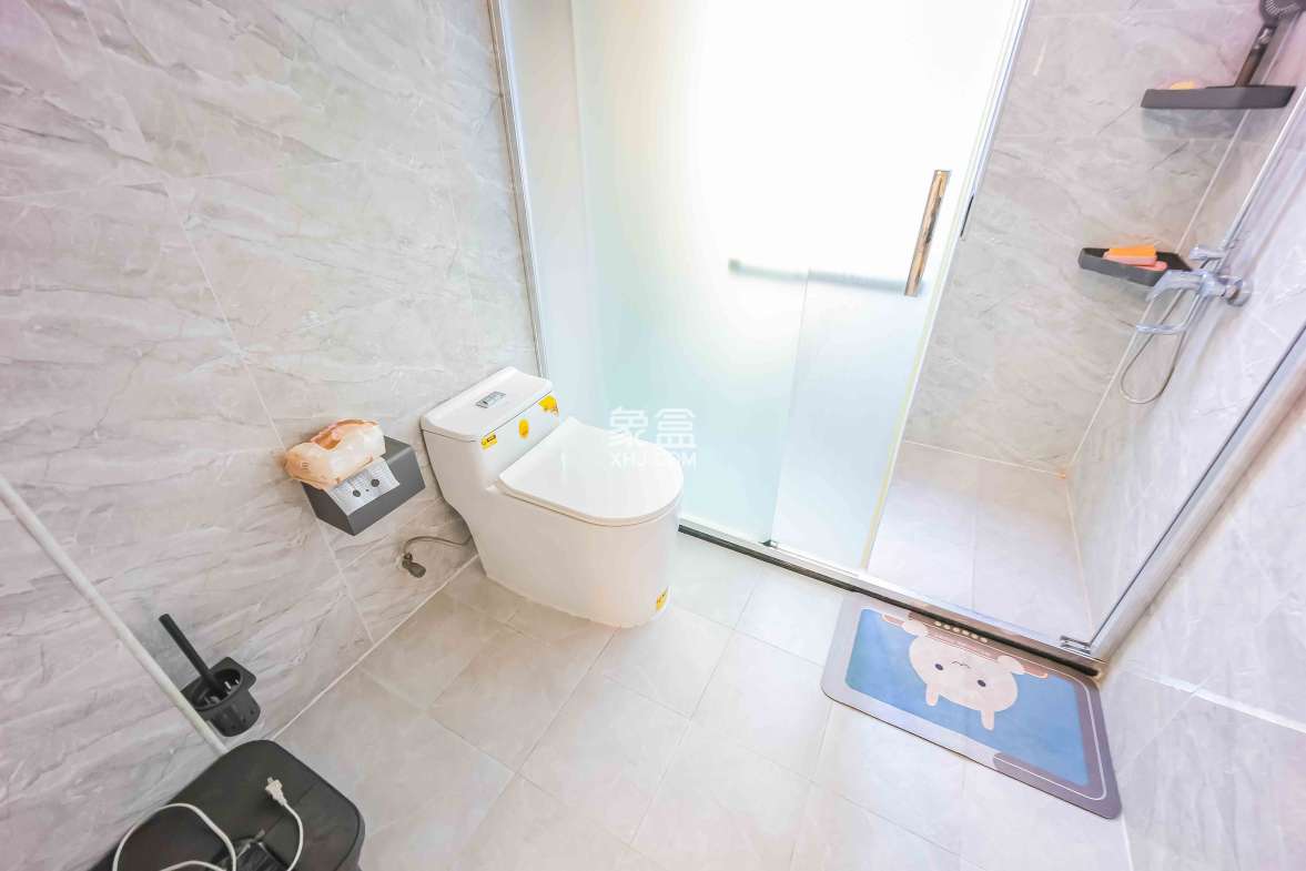 华盛花园  4室2厅2卫    136.0万 华盛花园  4室2厅2卫    136.0万卫生间