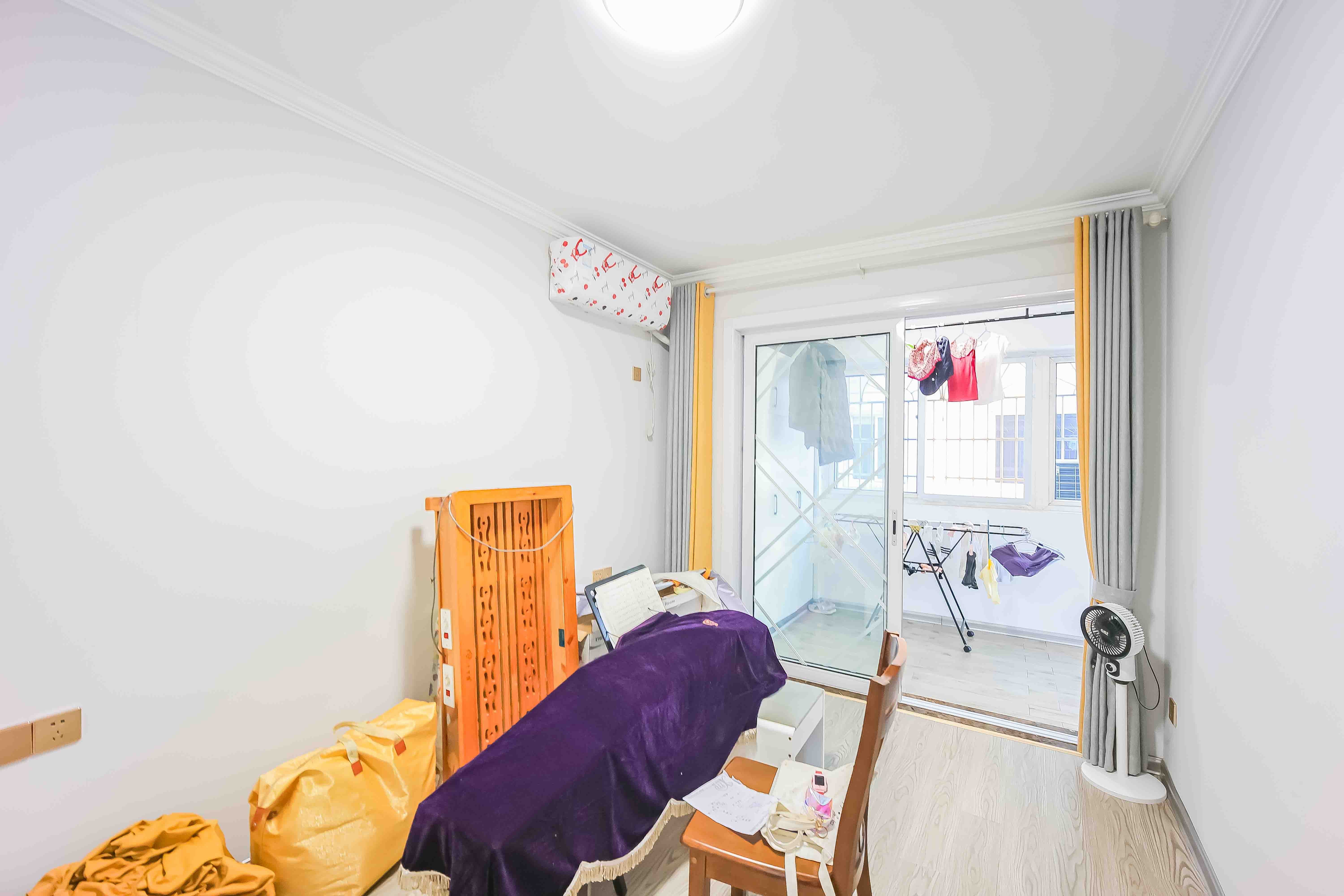 华盛花园  4室2厅2卫    136.0万 华盛花园  4室2厅2卫    136.0万卧室