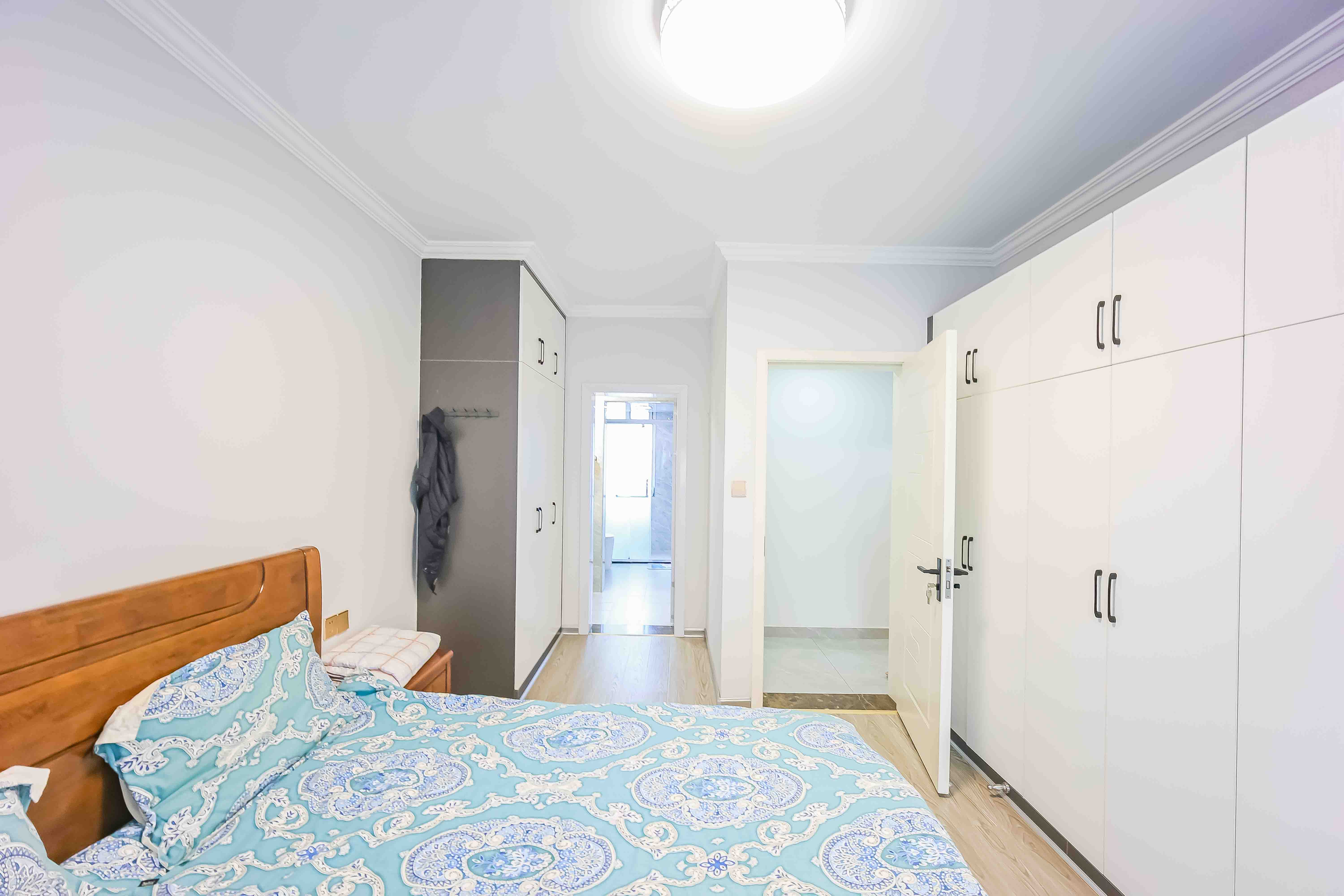 华盛花园  4室2厅2卫    136.0万 华盛花园  4室2厅2卫    136.0万卧室