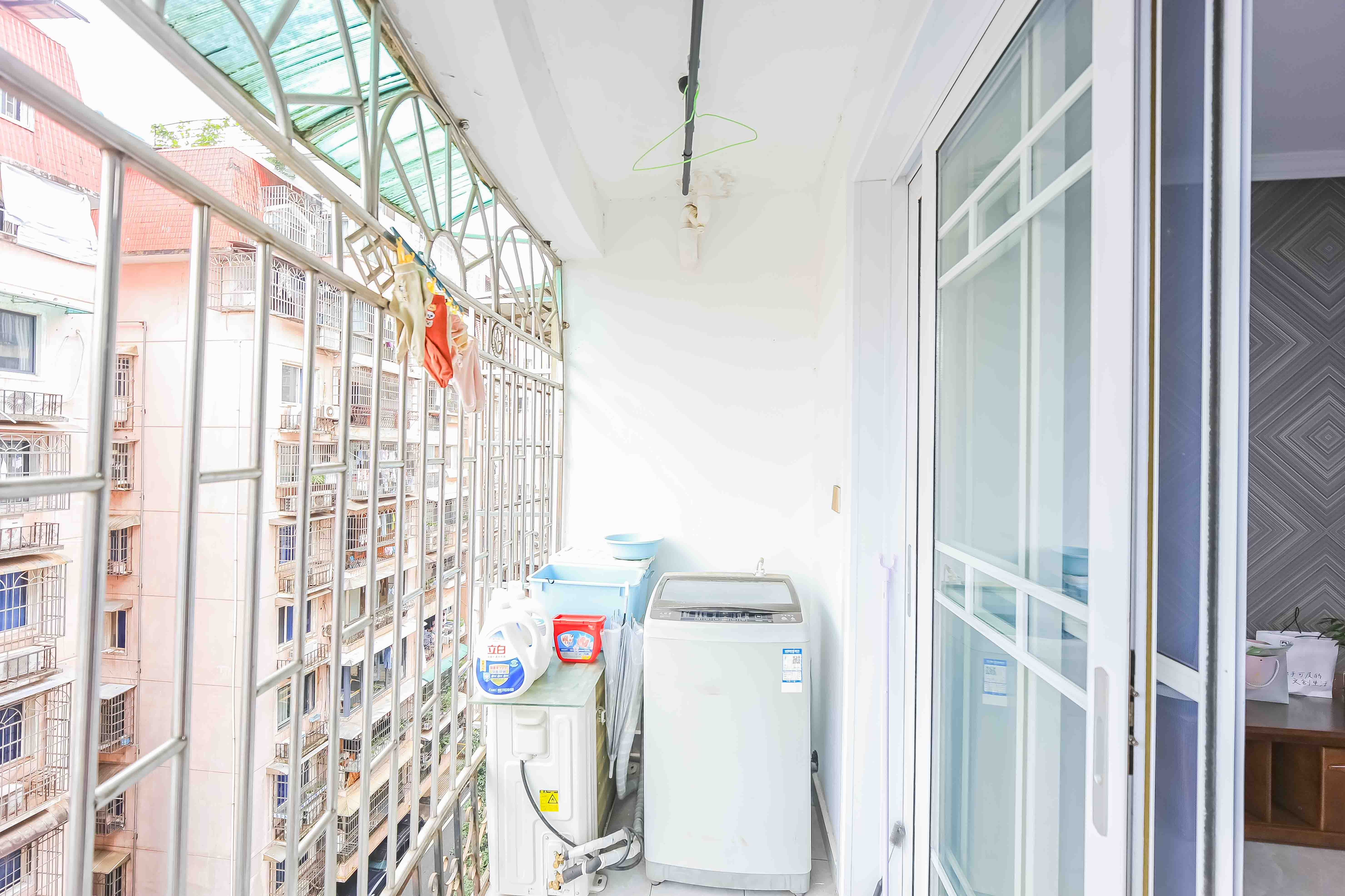 华盛花园  4室2厅2卫    136.0万 华盛花园  4室2厅2卫    136.0万阳台