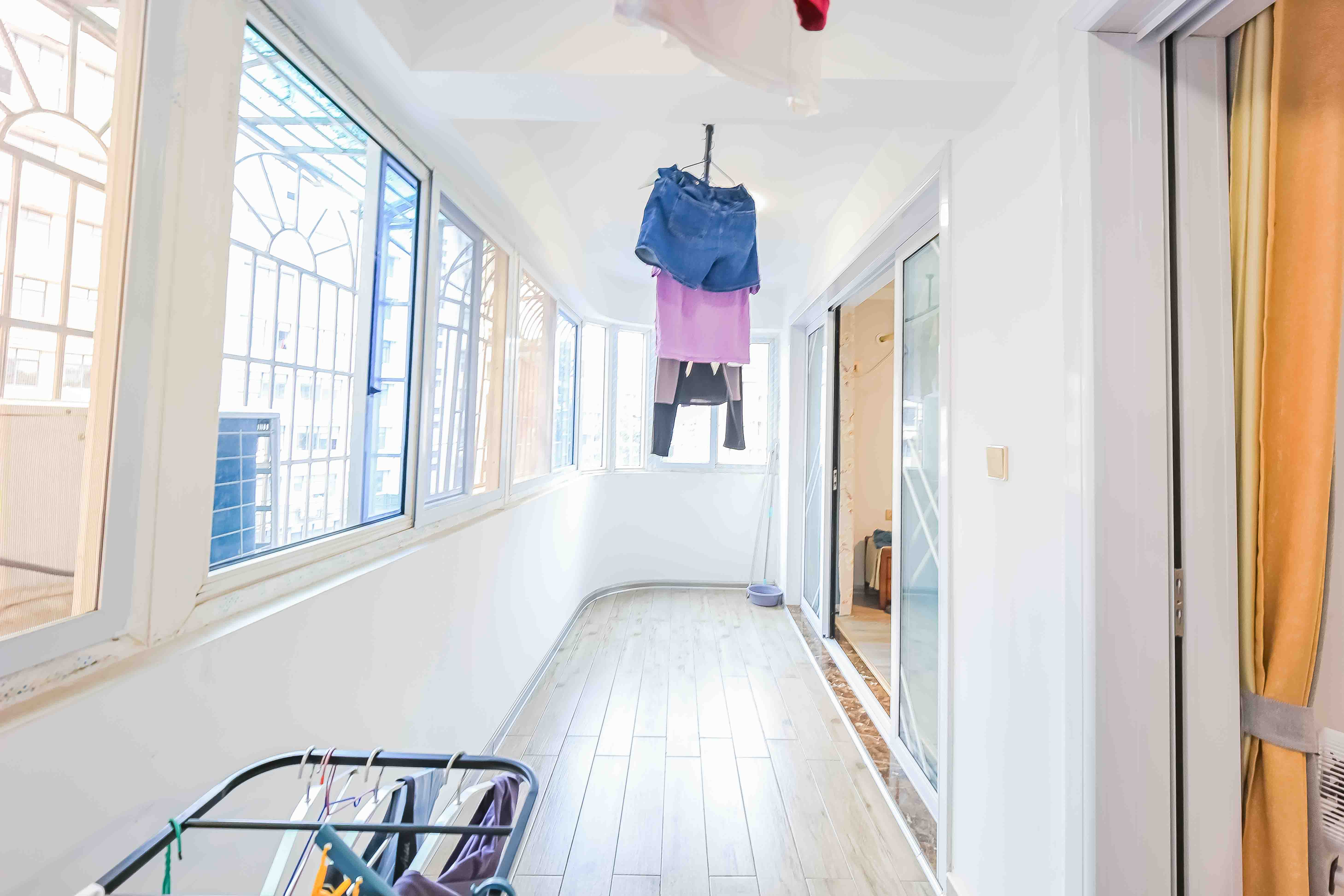 华盛花园  4室2厅2卫    136.0万 华盛花园  4室2厅2卫    136.0万阳台