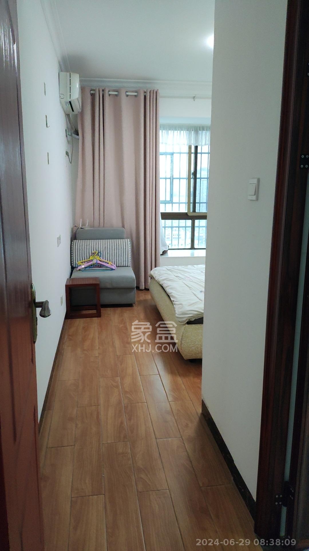 四方水岸(世方水岸)  1室2厅2卫   2800.00元/月室内图