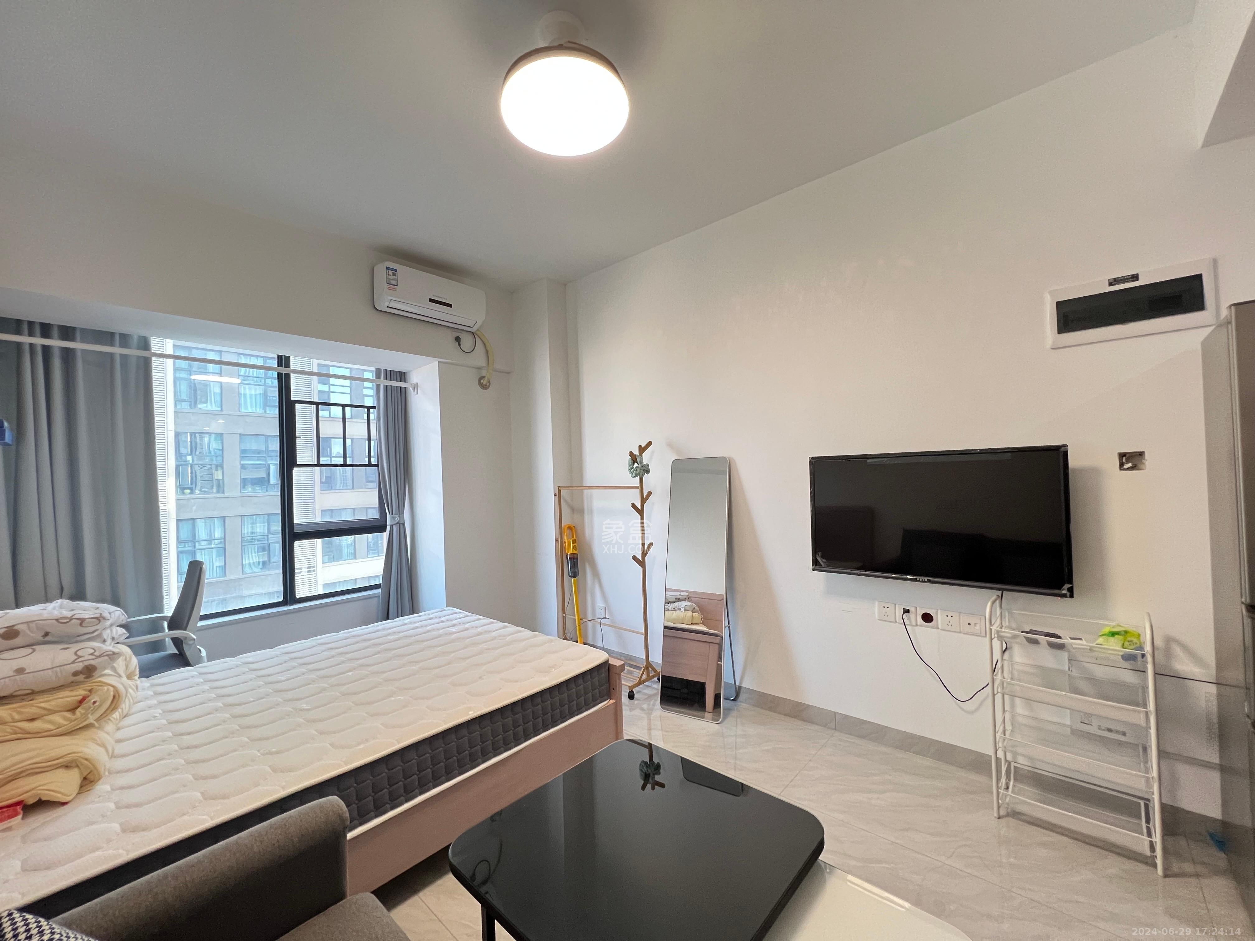 华润翡翠府 1室1厅1卫 1500.0元/月 华润翡翠府 1室1厅1卫 1500.0元/月室内图