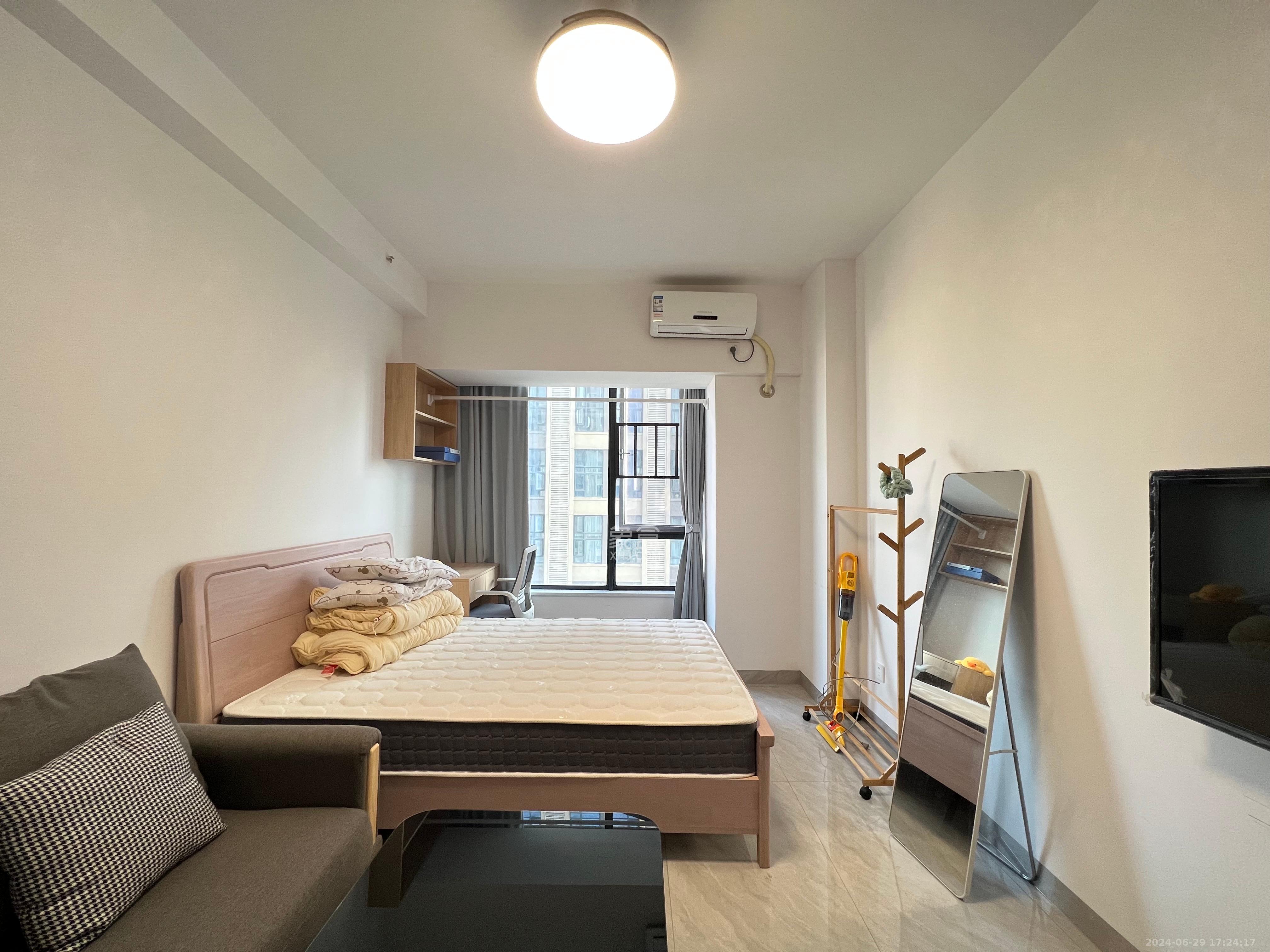 华润翡翠府  1室1厅1卫    1500.0元/月室内图