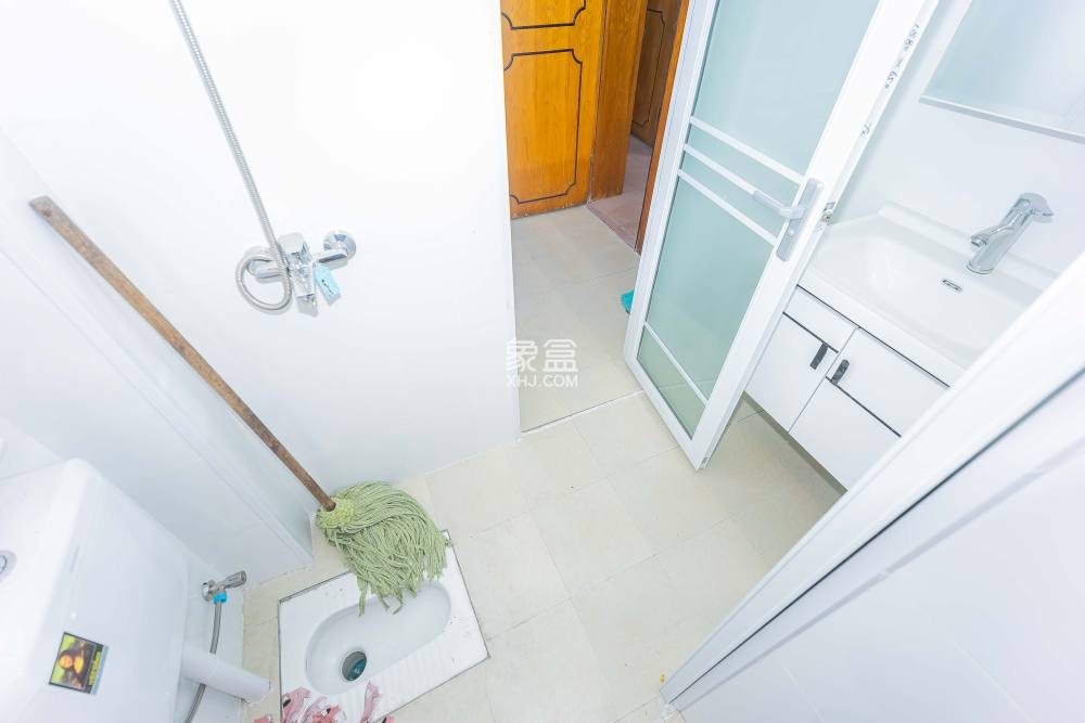 中南石油局宿舍  3室1廳1衛(wèi)   75.00萬(wàn)