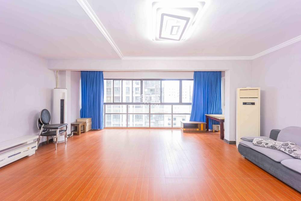 建鸿达华都（华都小户型及大华写字楼）  4室2厅2卫    245.0万