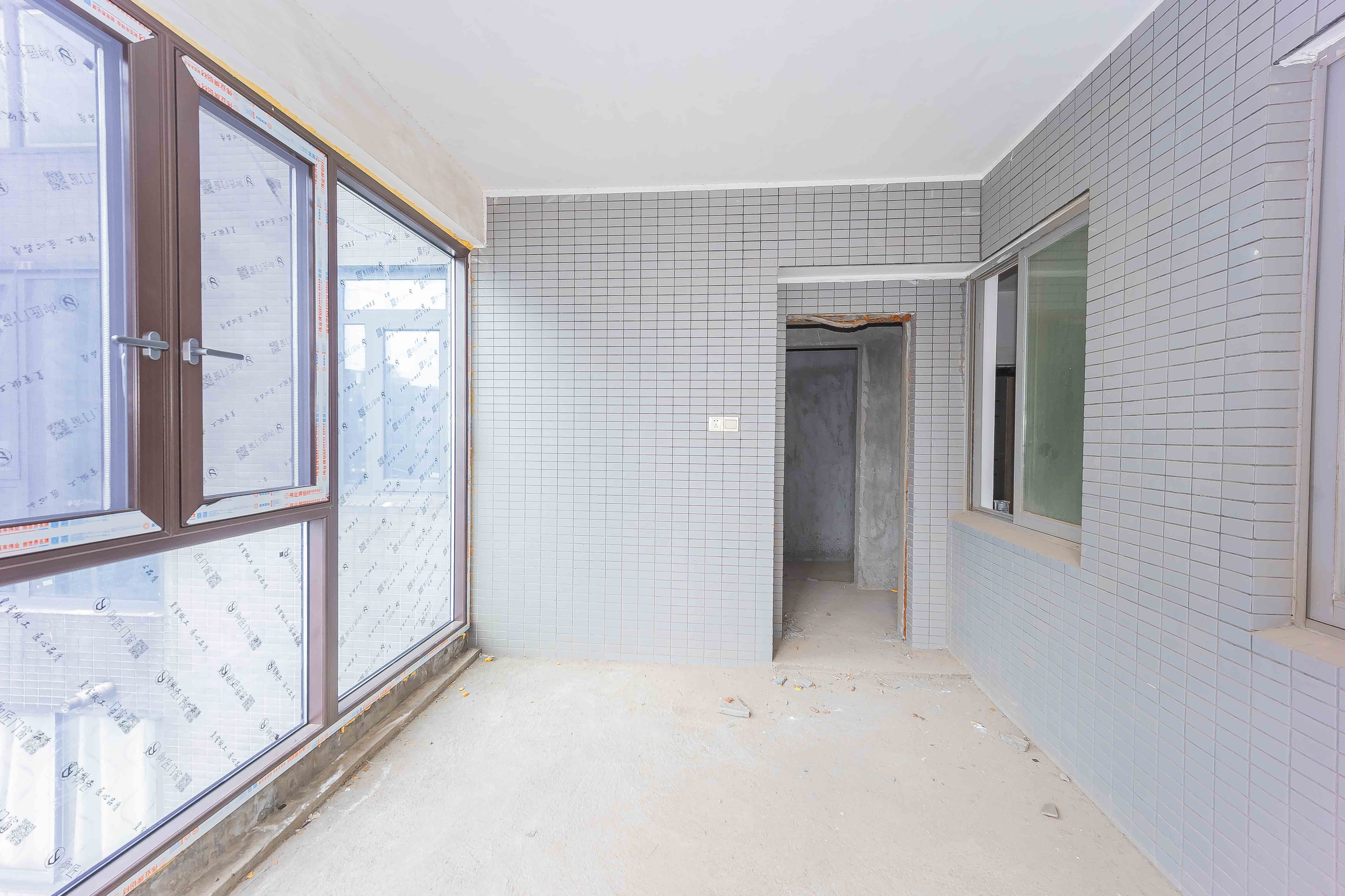 建鸿达华都（华都小户型及大华写字楼）  4室2厅3卫   356.00万其他