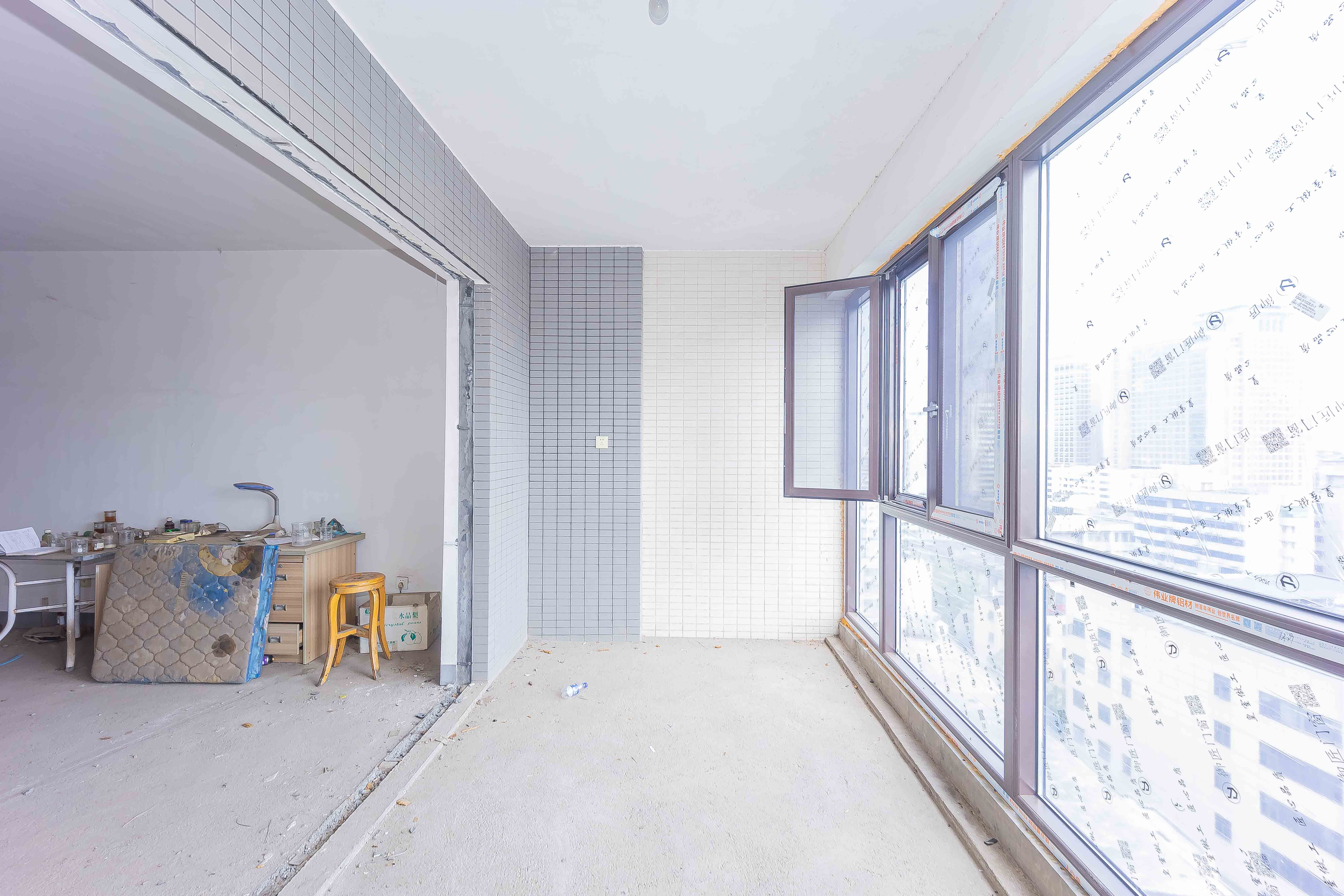 建鸿达华都（华都小户型及大华写字楼）  4室2厅3卫   356.00万阳台