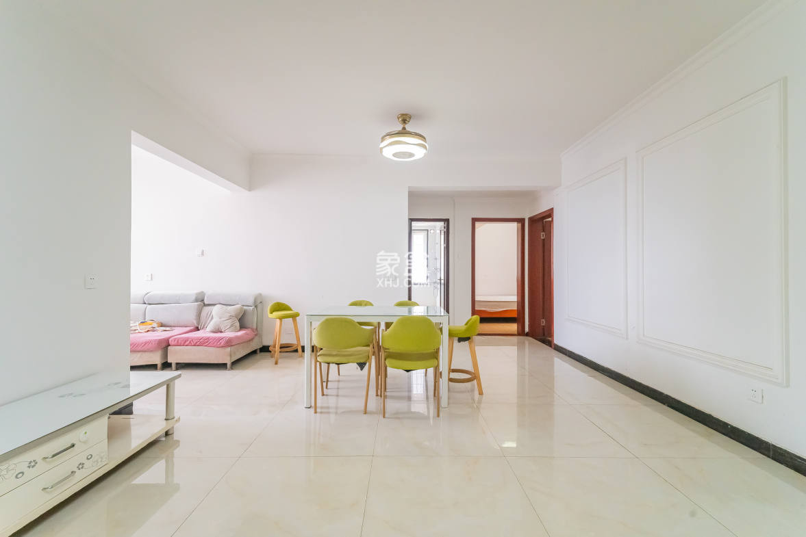 锦璨家园 3室2厅2卫 59.00万 锦璨家园 3室2厅2卫 59.00万客厅