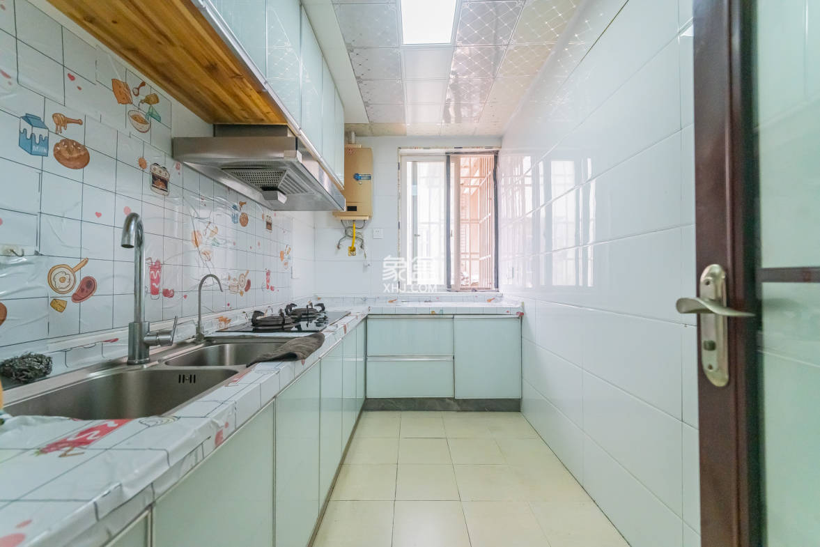 锦璨家园 3室2厅2卫 59.00万 锦璨家园 3室2厅2卫 59.00万厨房