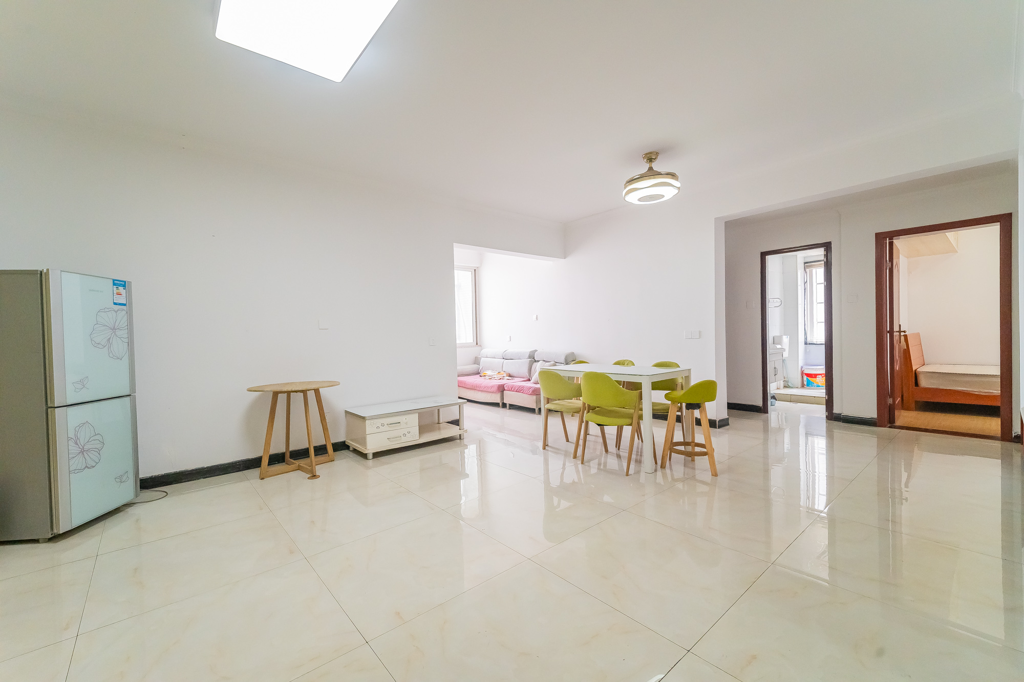 锦璨家园 3室2厅2卫 59.00万 锦璨家园 3室2厅2卫 59.00万客厅