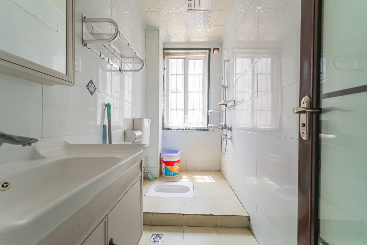 锦璨家园 3室2厅2卫 59.00万 锦璨家园 3室2厅2卫 59.00万卫生间